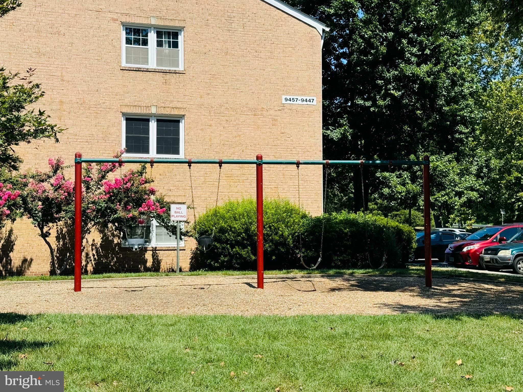 FOXCROFT COLONY CONDOS - Residential