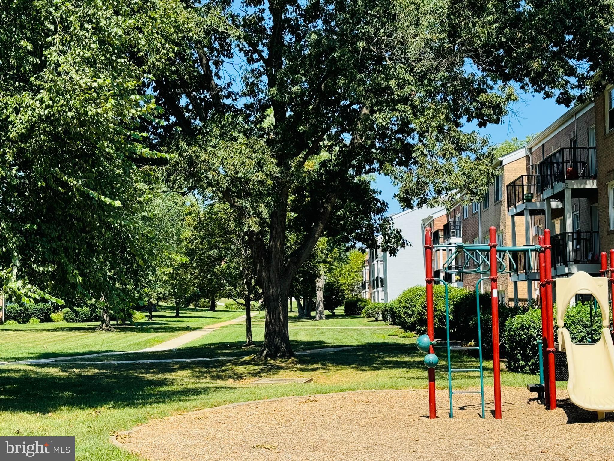 FOXCROFT COLONY CONDOS - Residential