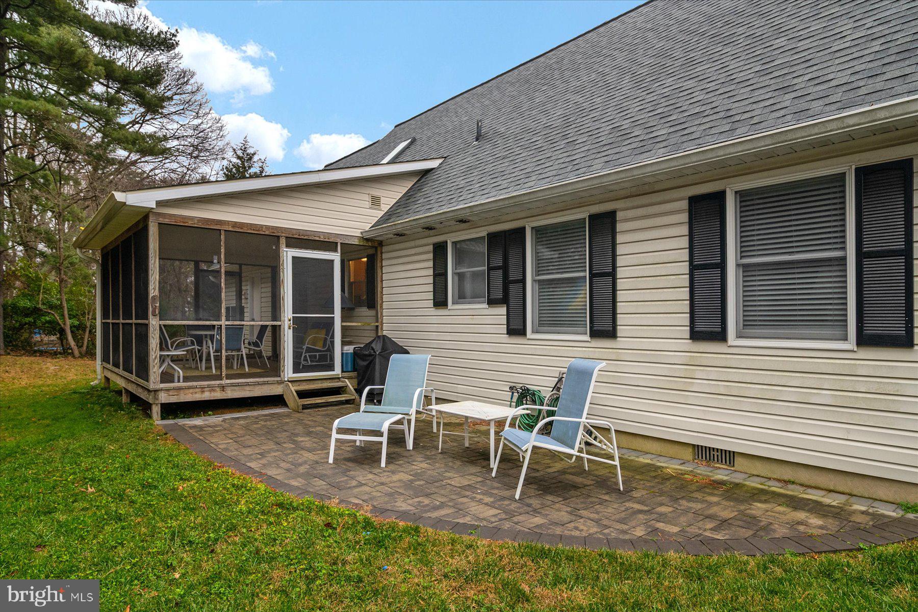 ROLLING KNOLLS - Residential