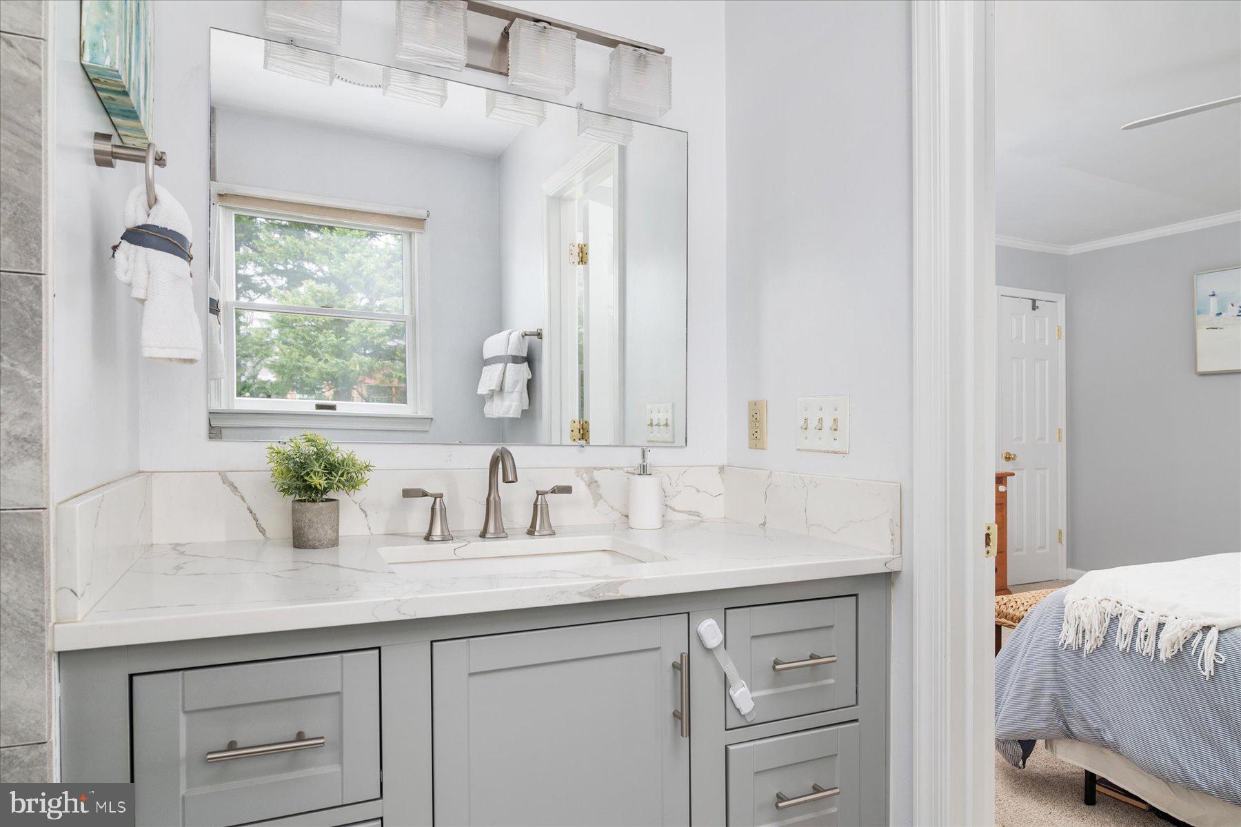 ROLLING KNOLLS - Residential