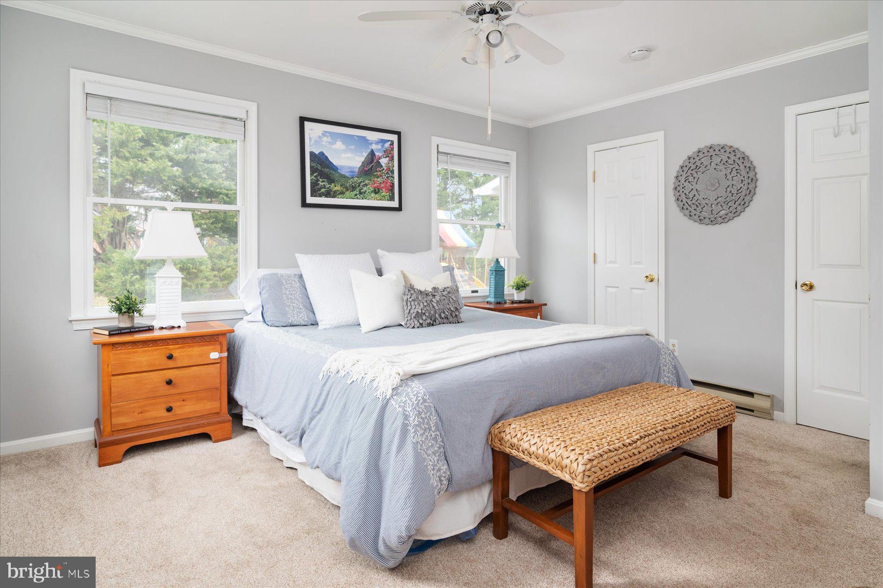 ROLLING KNOLLS - Residential