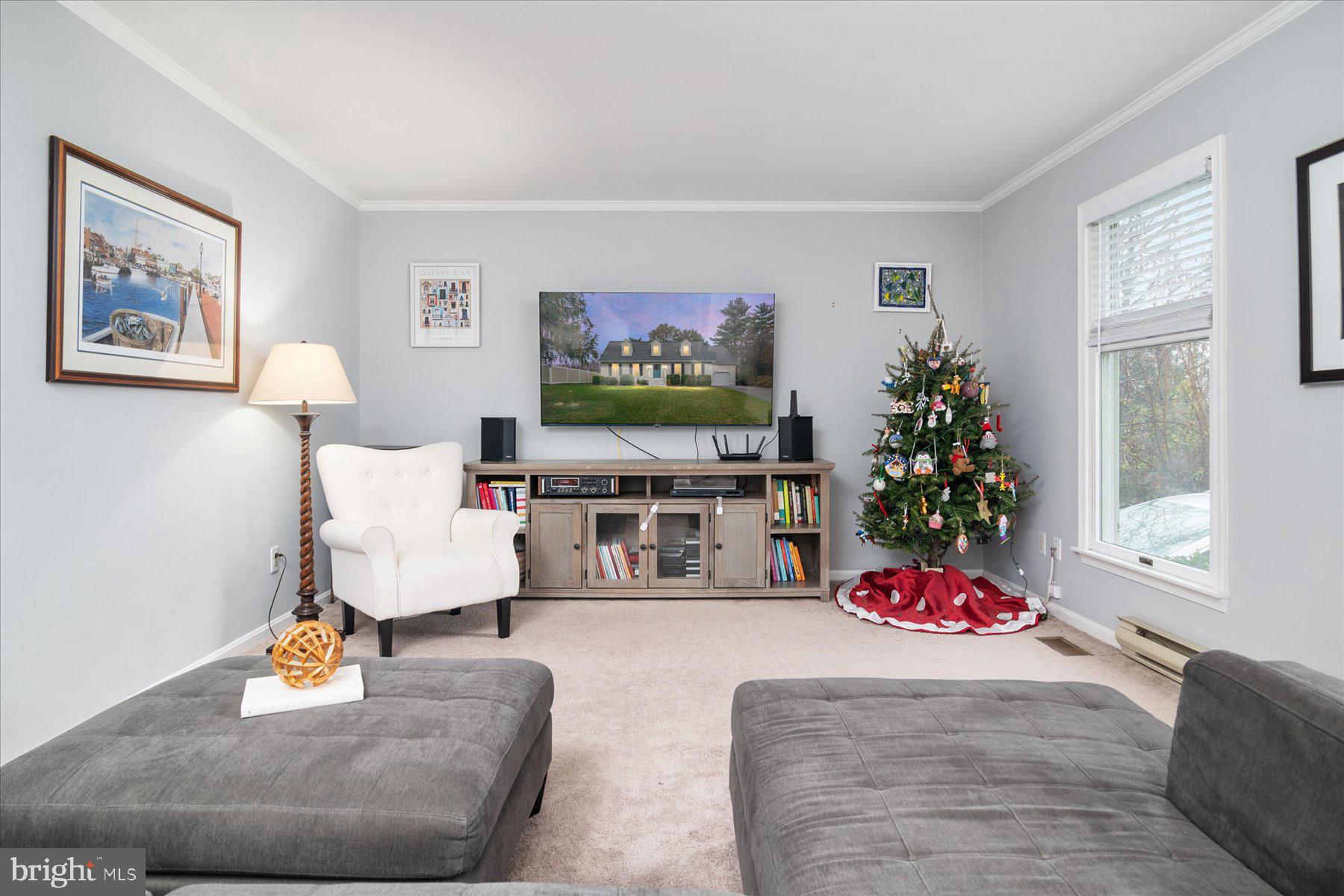 ROLLING KNOLLS - Residential