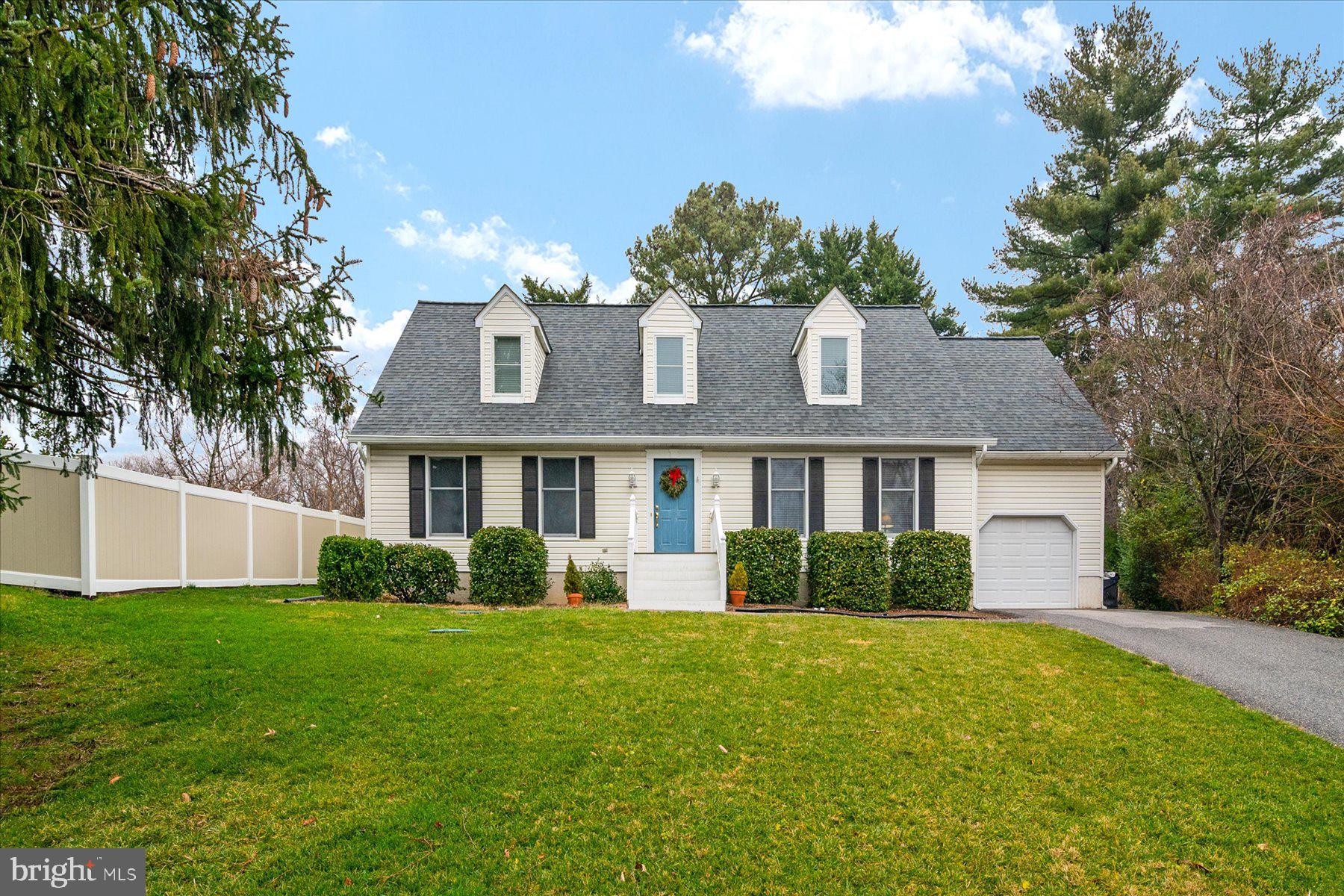 ROLLING KNOLLS - Residential