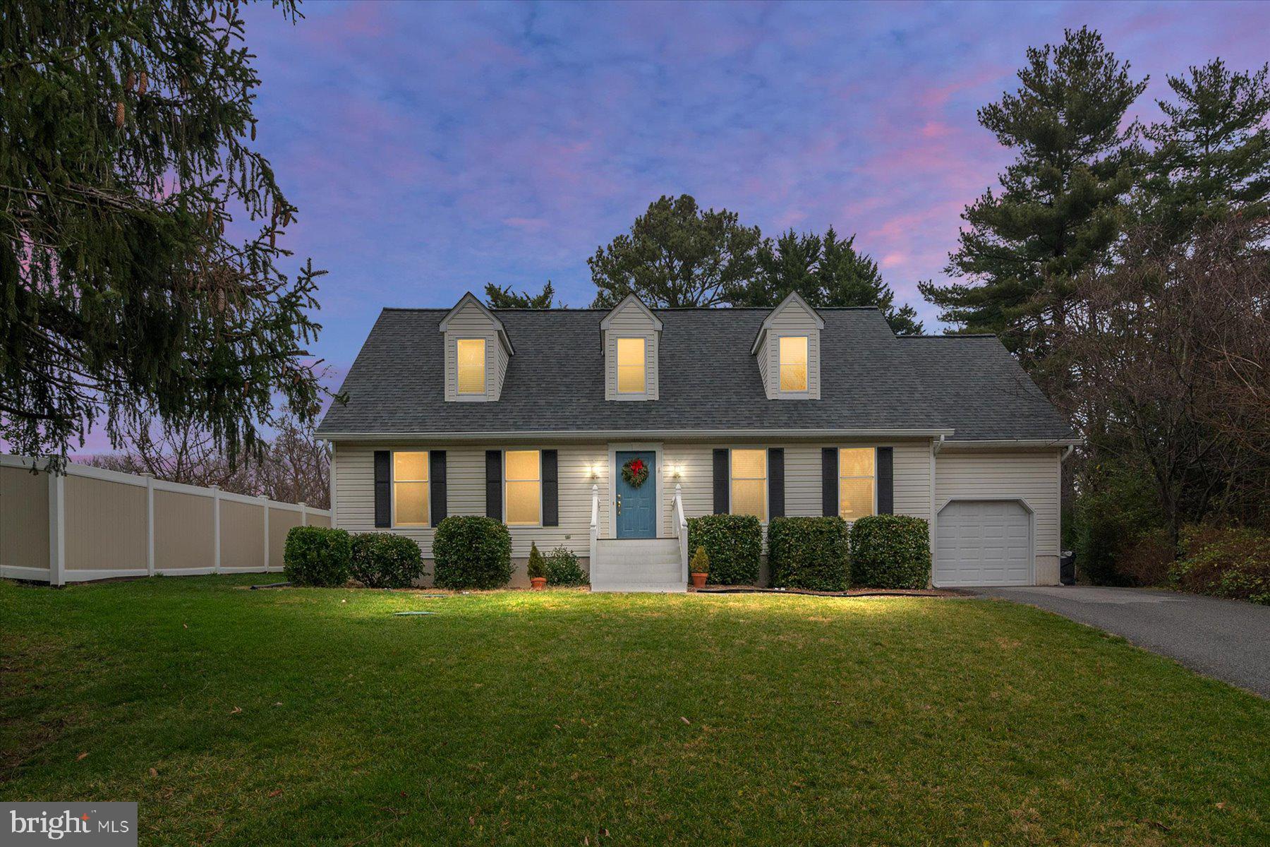 ROLLING KNOLLS - Residential