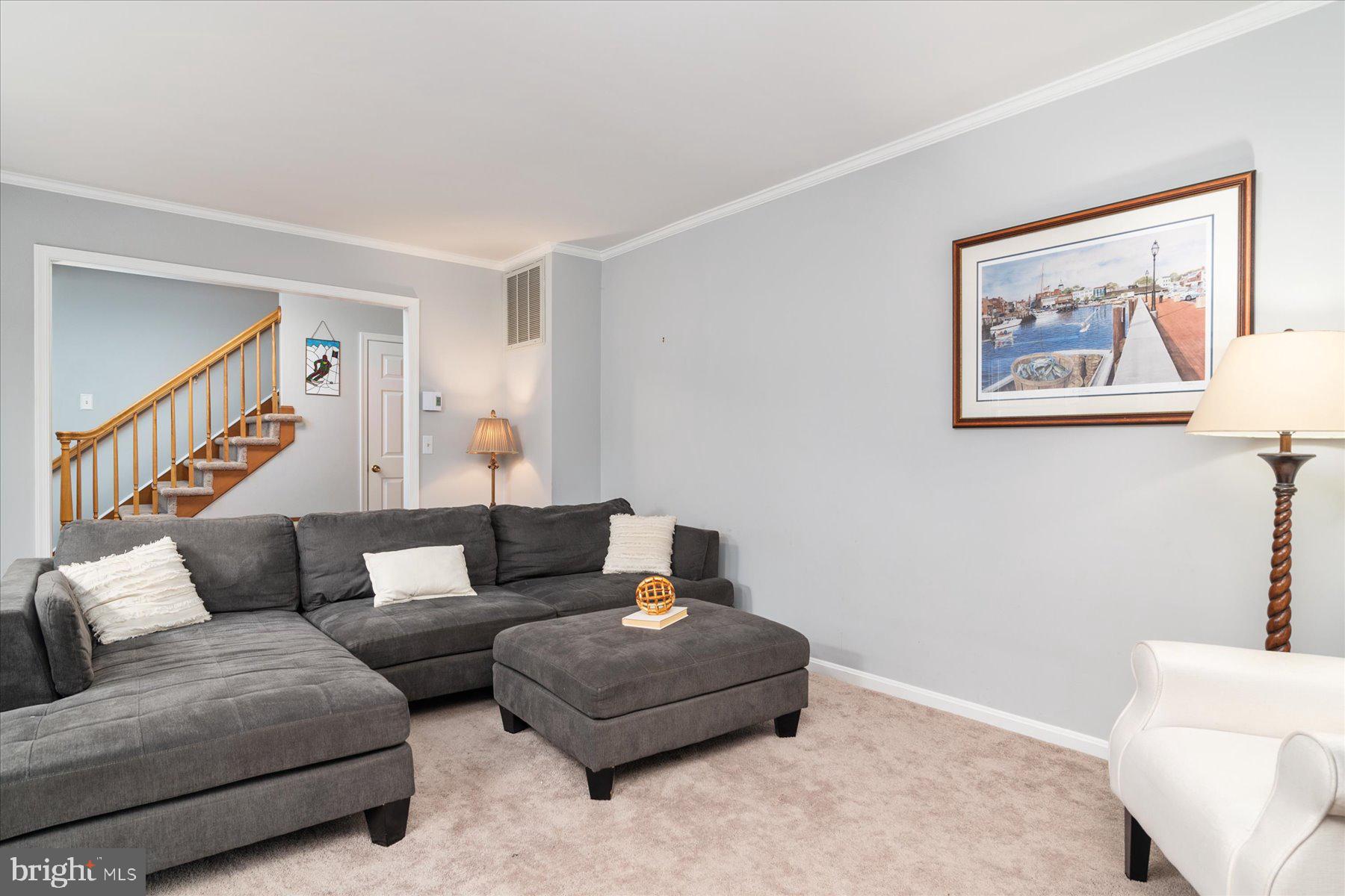 ROLLING KNOLLS - Residential