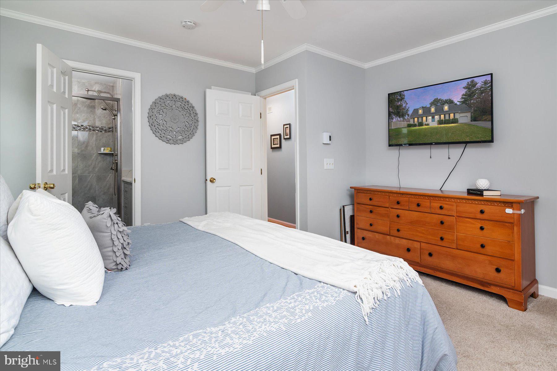 ROLLING KNOLLS - Residential