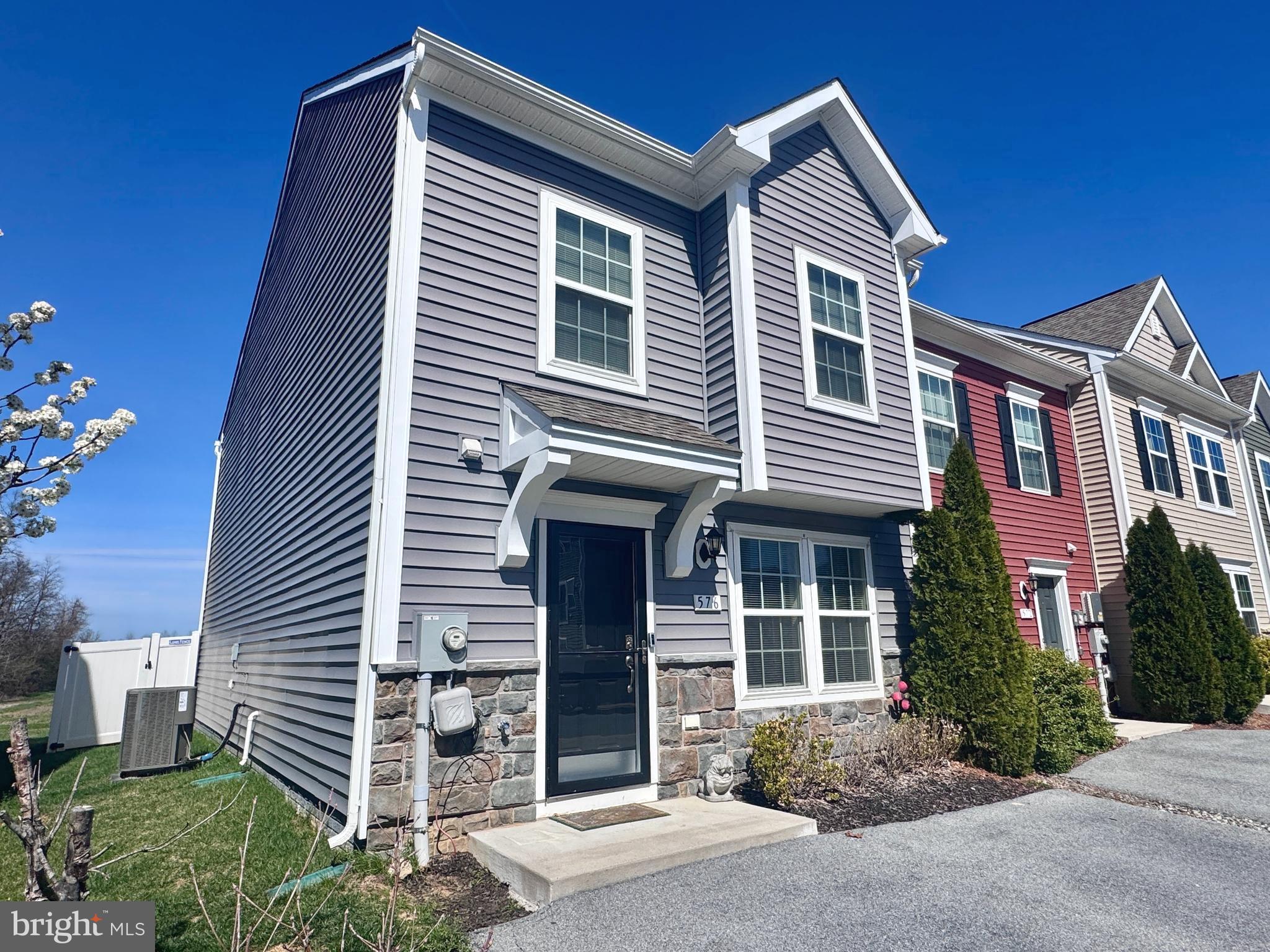 BRIAR RUN - Residential Lease