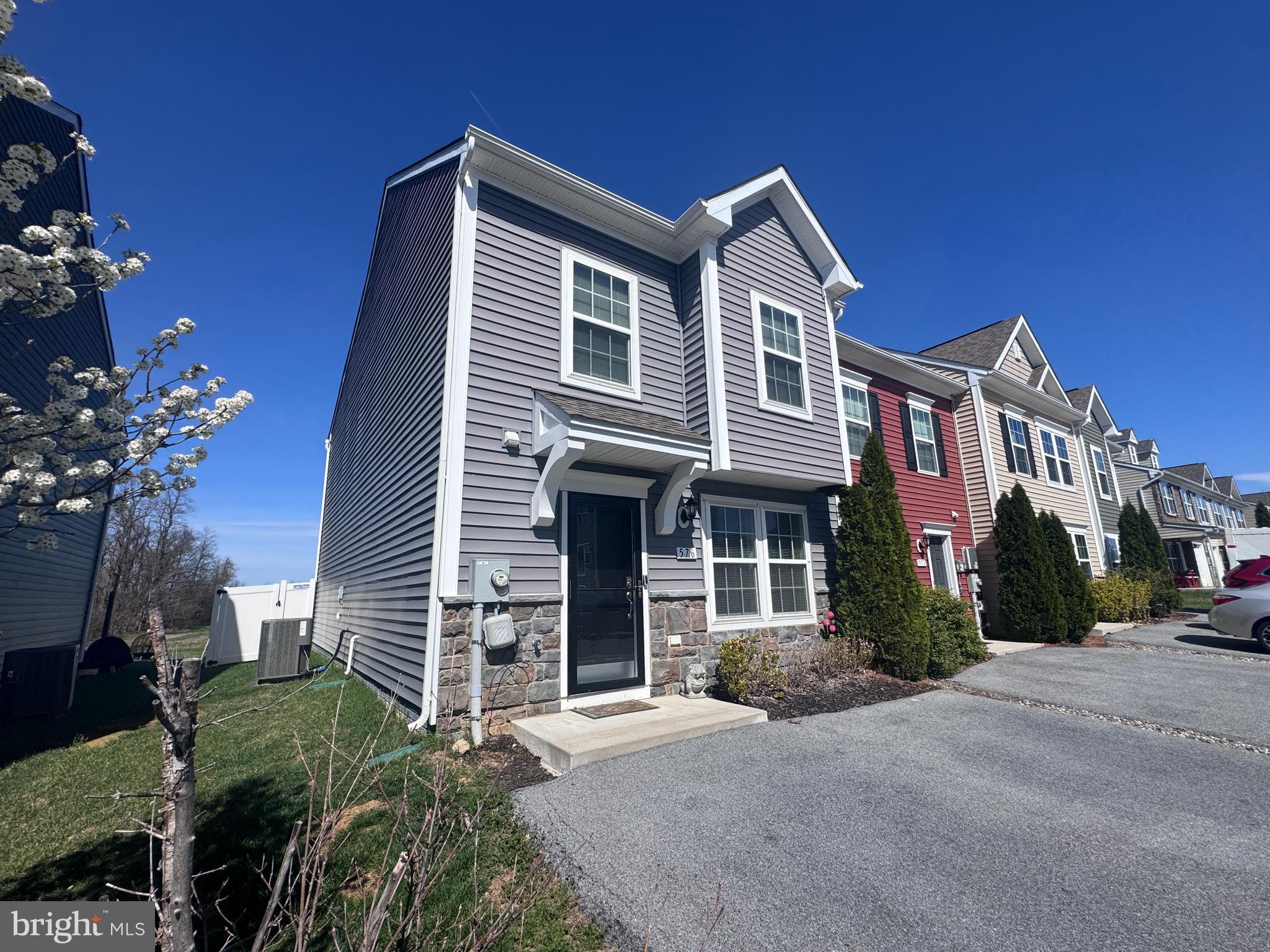 BRIAR RUN - Residential Lease