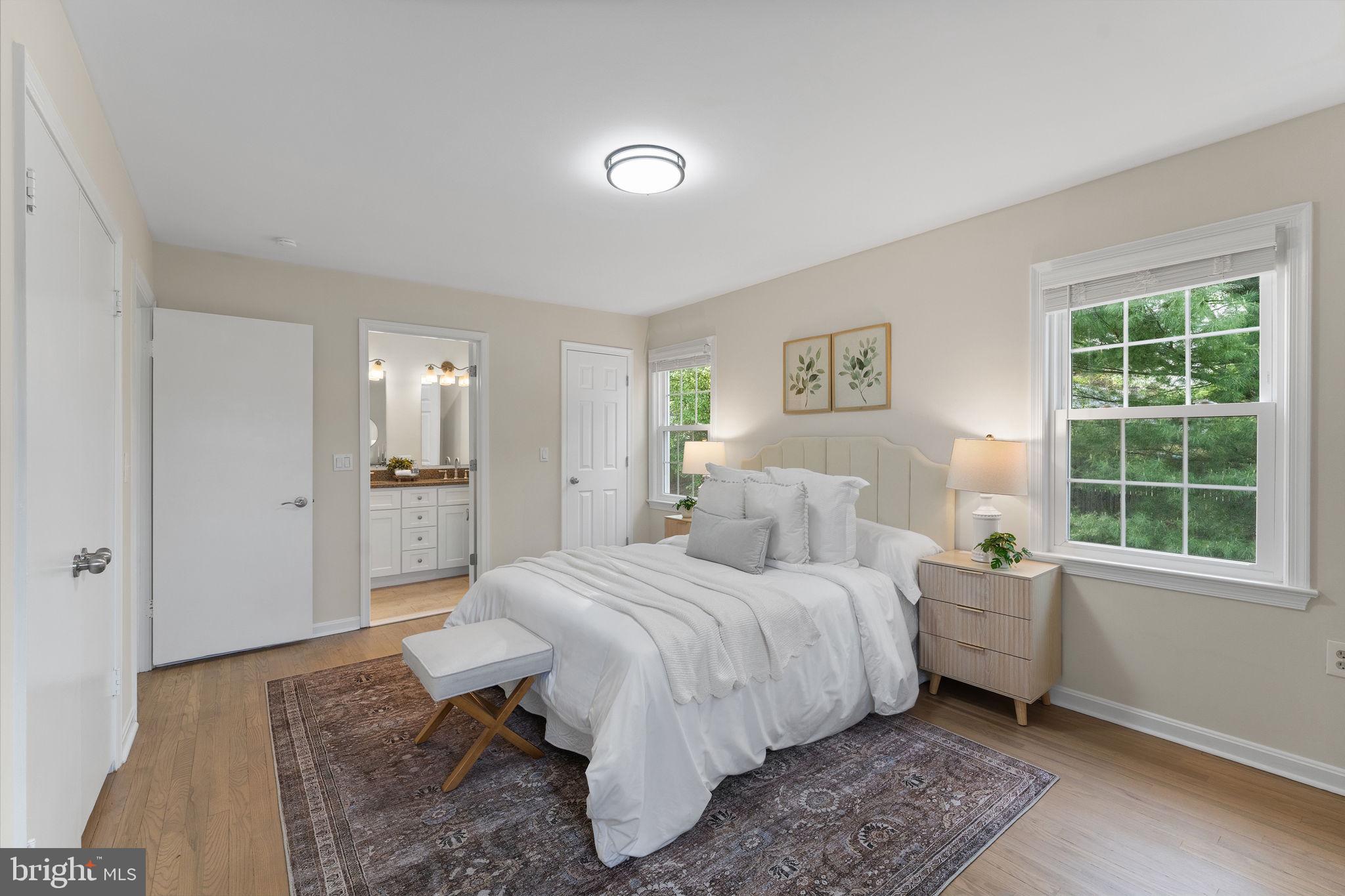 MANOR LAKE - Residential
