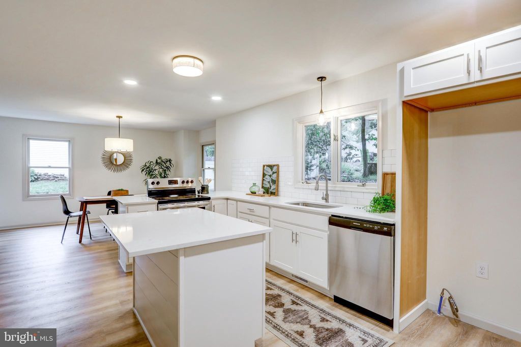 Photo of 145 Ridings Way, Lancaster, PA 17601 (MLS # PALA2043992)