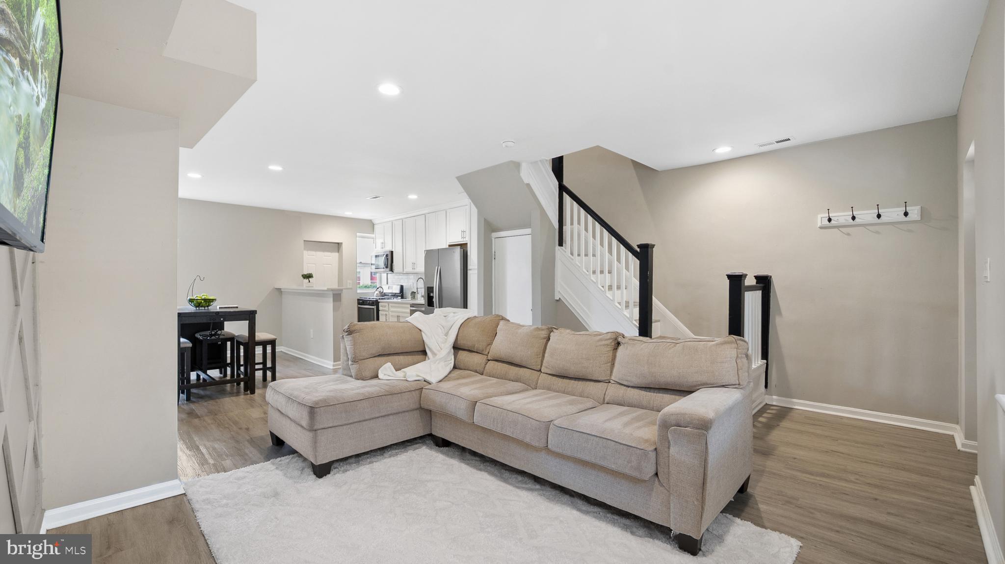 709 E 30TH STREET
