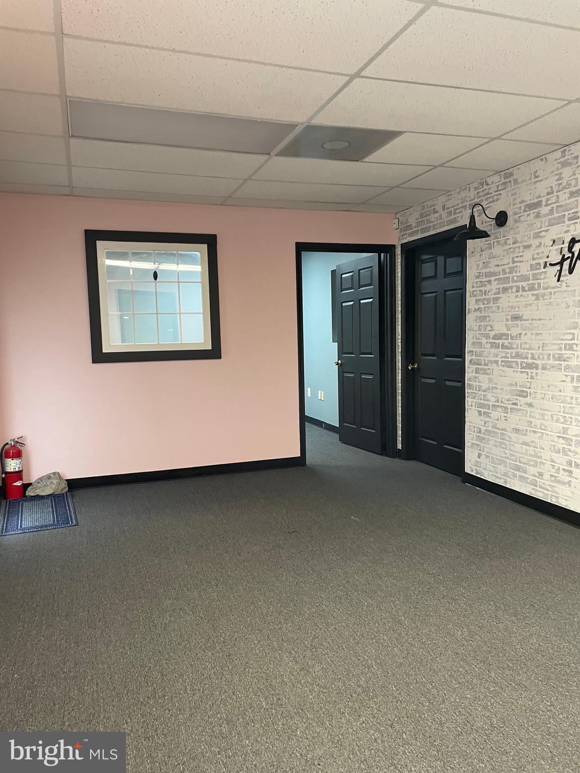 HOLLYWOOD PLAZA - Commercial Lease