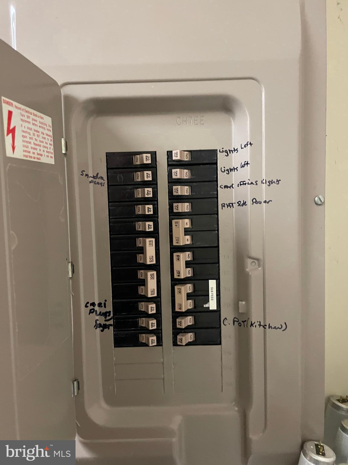 HOLLYWOOD PLAZA - Commercial Lease