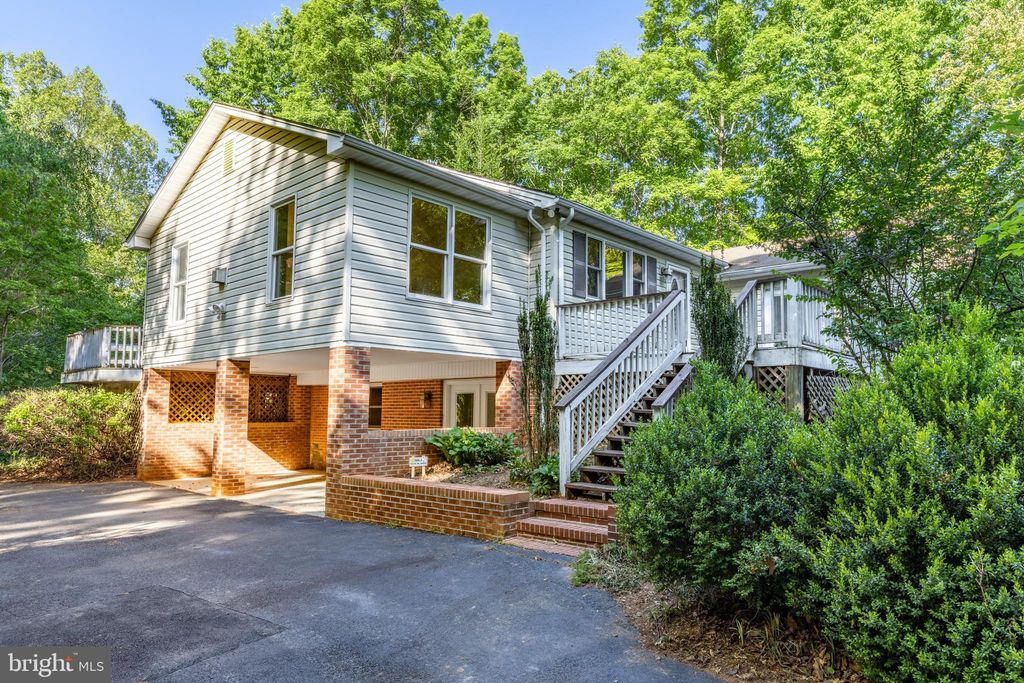 Photo of 3628 S Spotswood Trail, BARBOURSVILLE, VA 22923 (MLS # VAOR2014020)