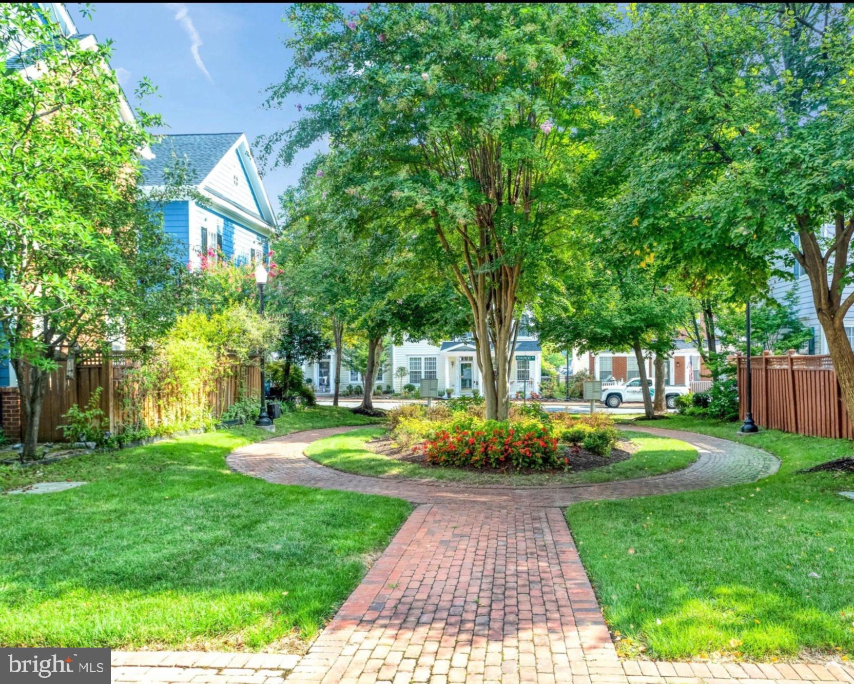 799 MONUMENT SQUARE
