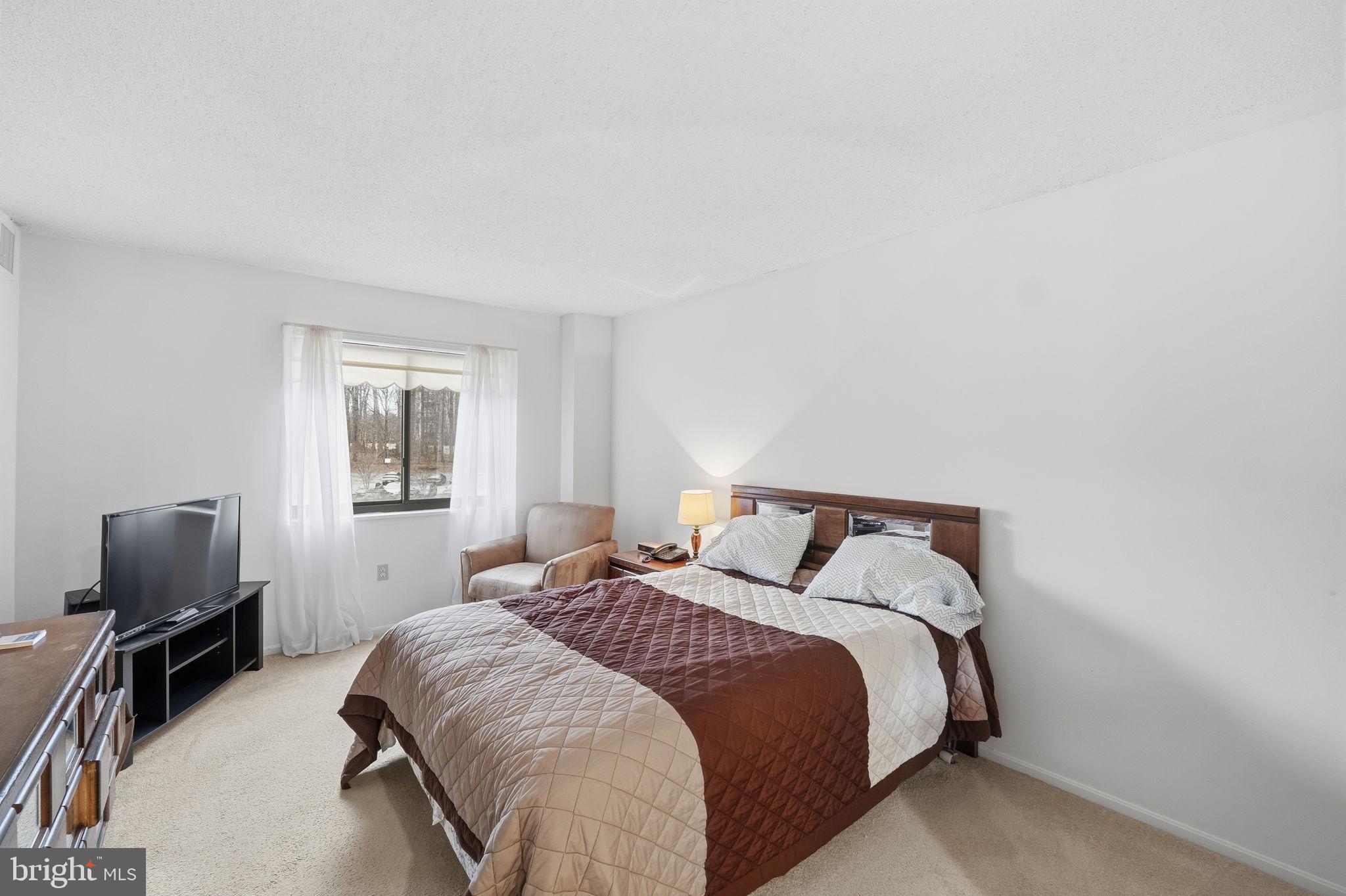 LEISURE WORLD - Residential