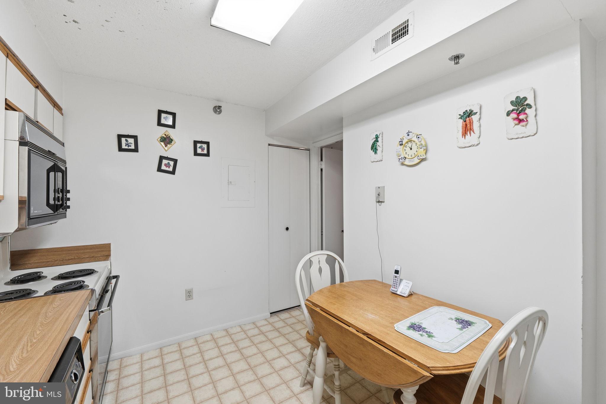 LEISURE WORLD - Residential