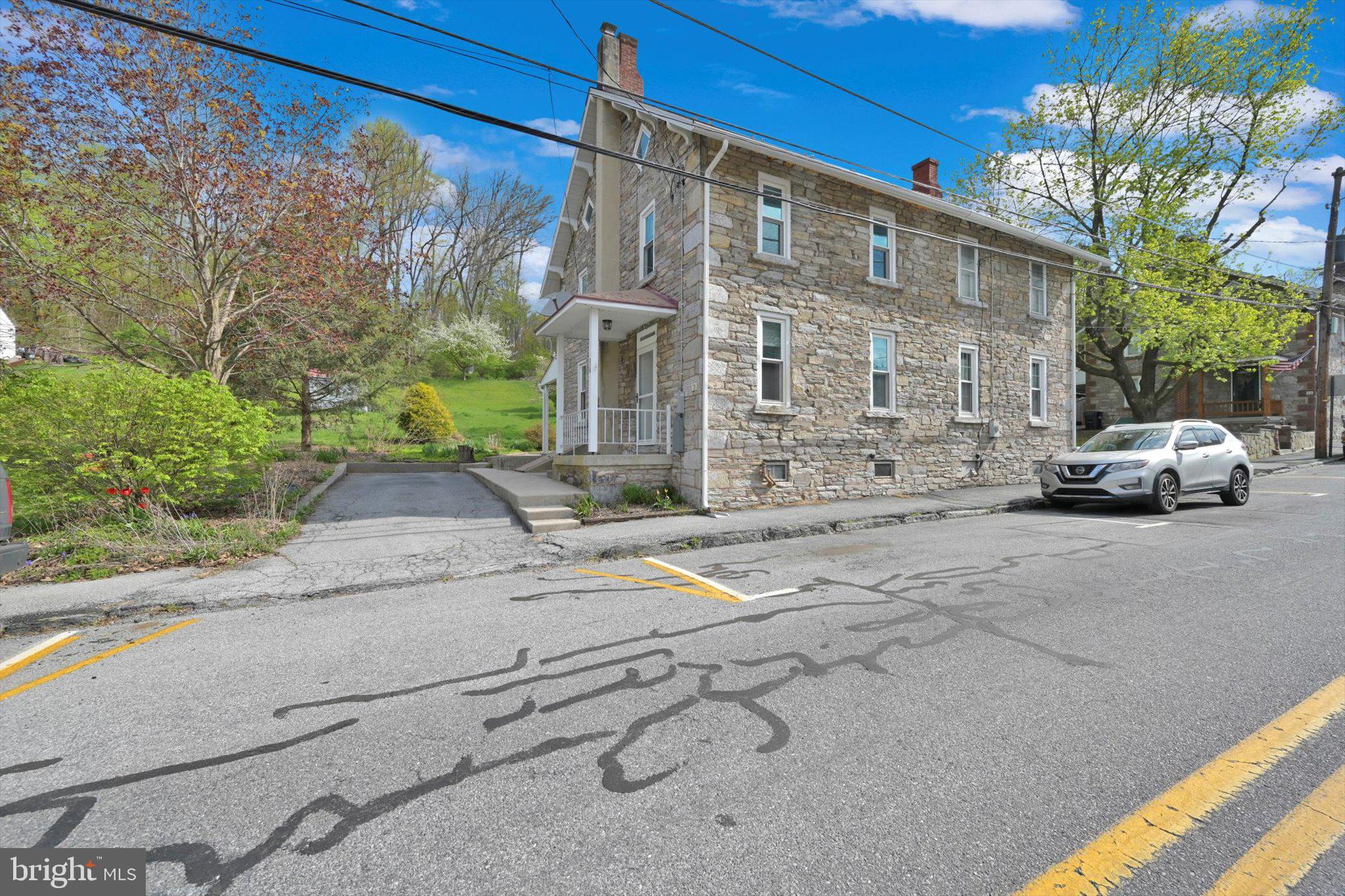 318 BOYD STREET