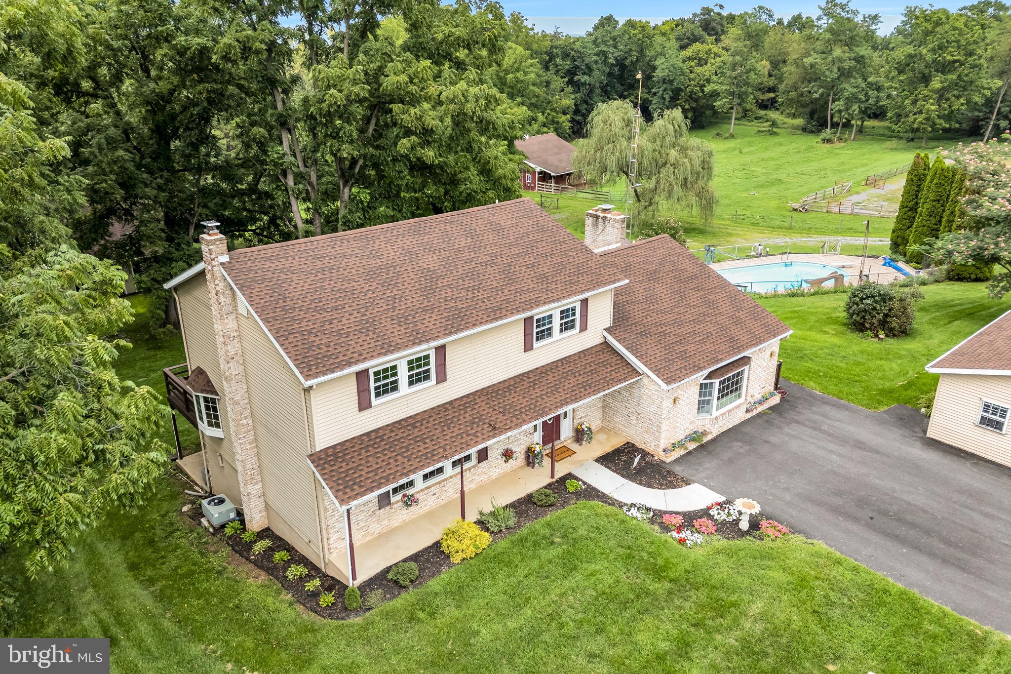 21 LOREE LANE