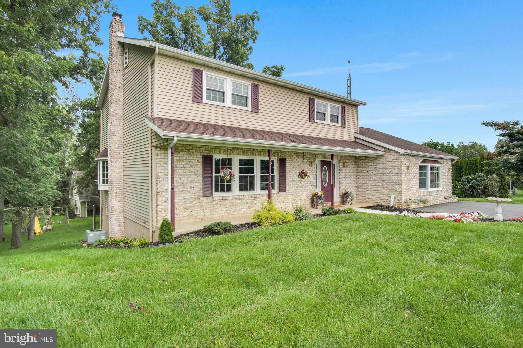 21 LOREE LANE