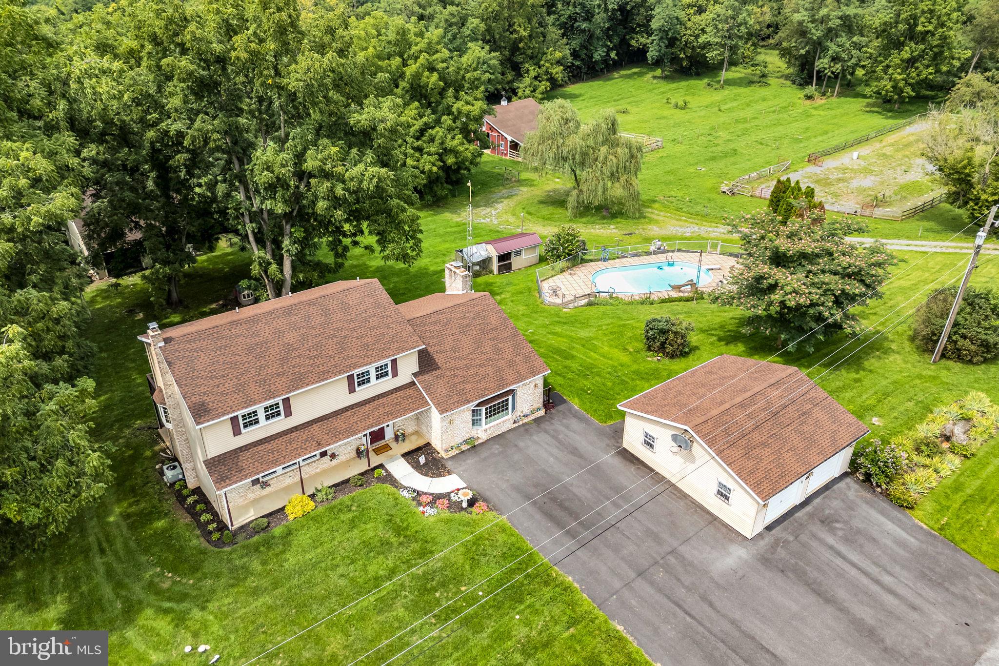 21 LOREE LANE
