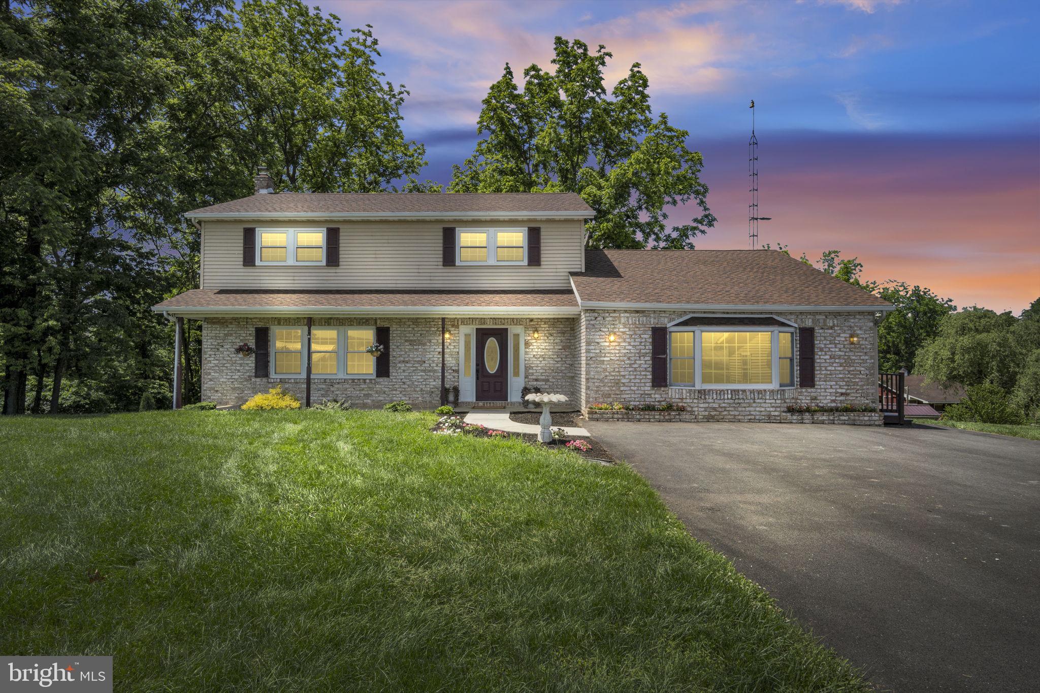 21 LOREE LANE
