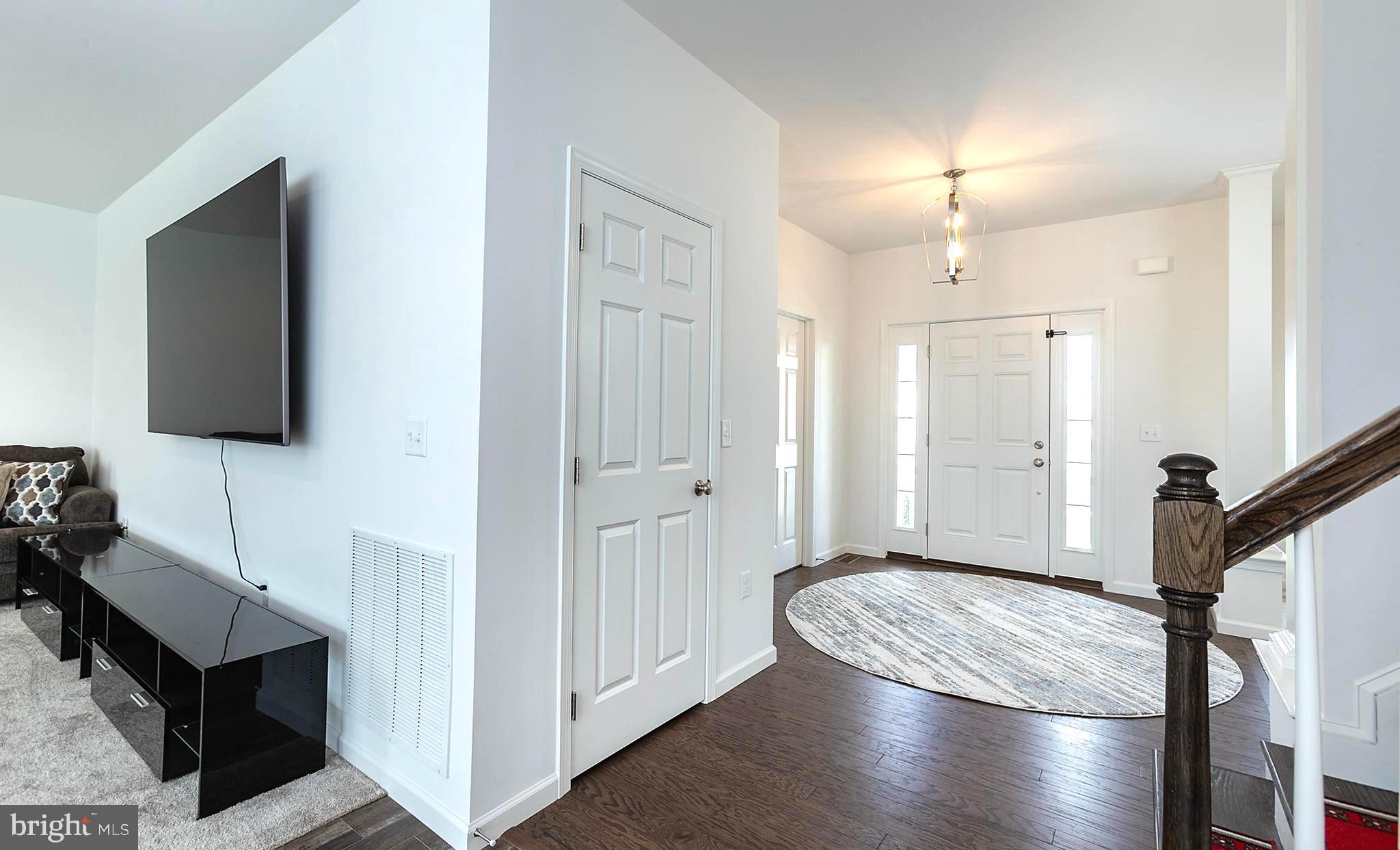 MEADOWBROOK FARMS - Residential