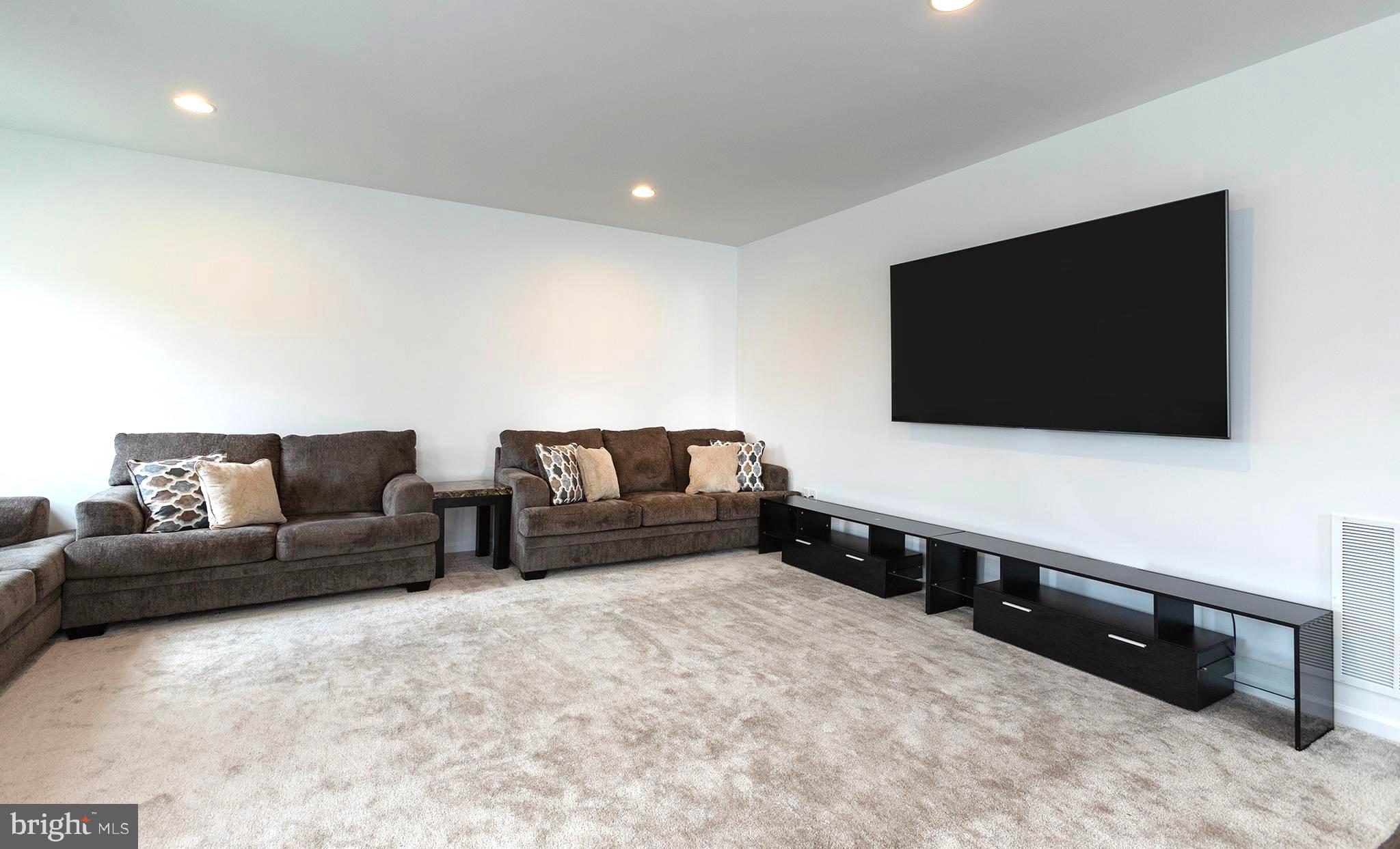 MEADOWBROOK FARMS - Residential