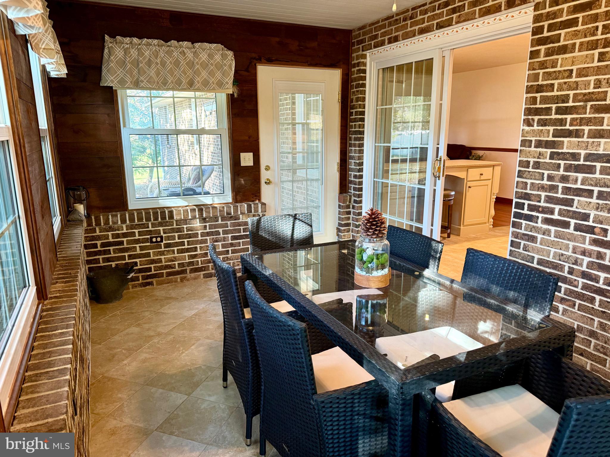 KENDOR SUMMIT - Residential