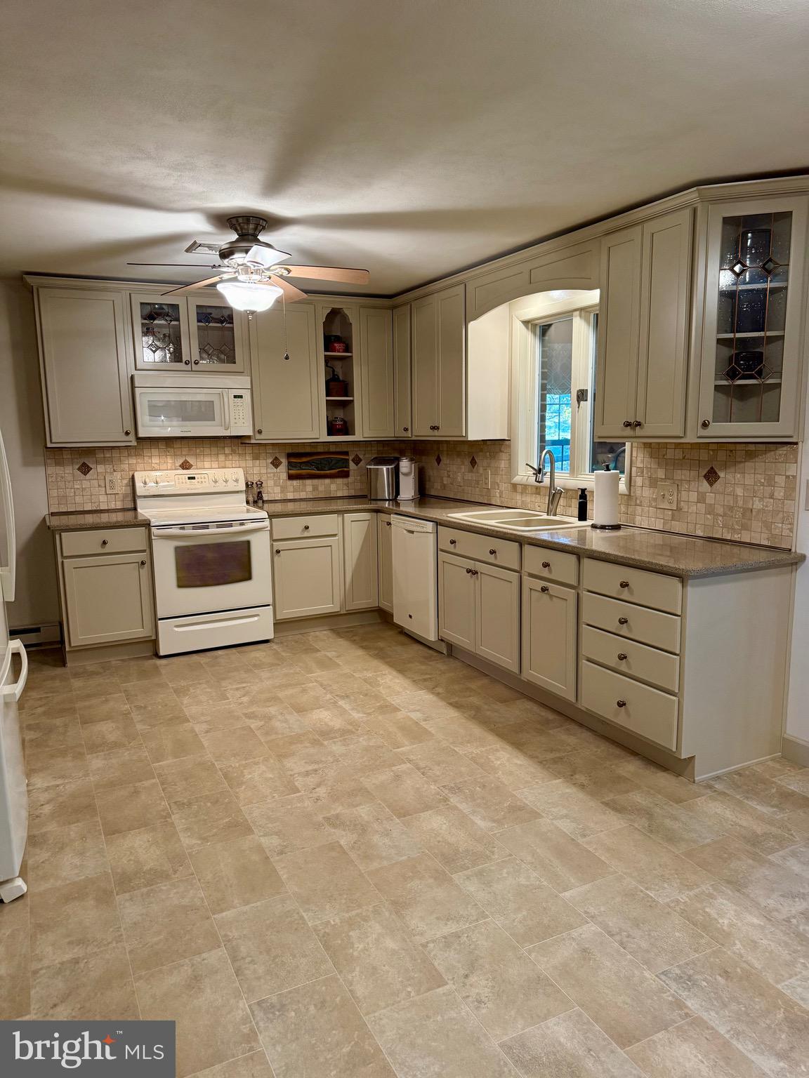 KENDOR SUMMIT - Residential