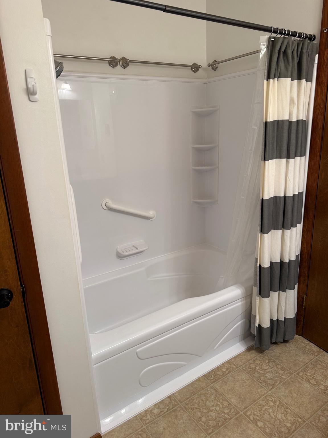 KENDOR SUMMIT - Residential