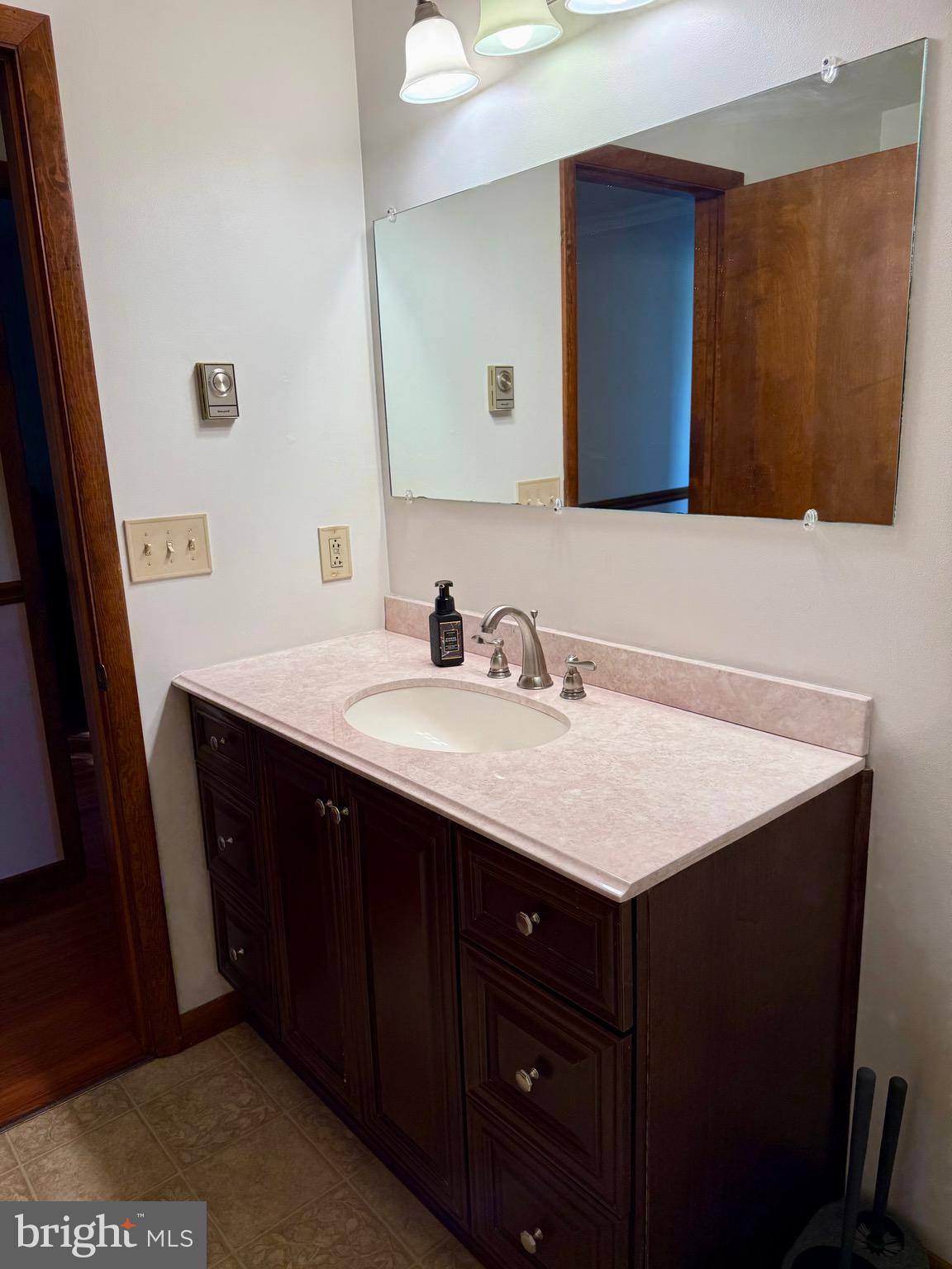 KENDOR SUMMIT - Residential