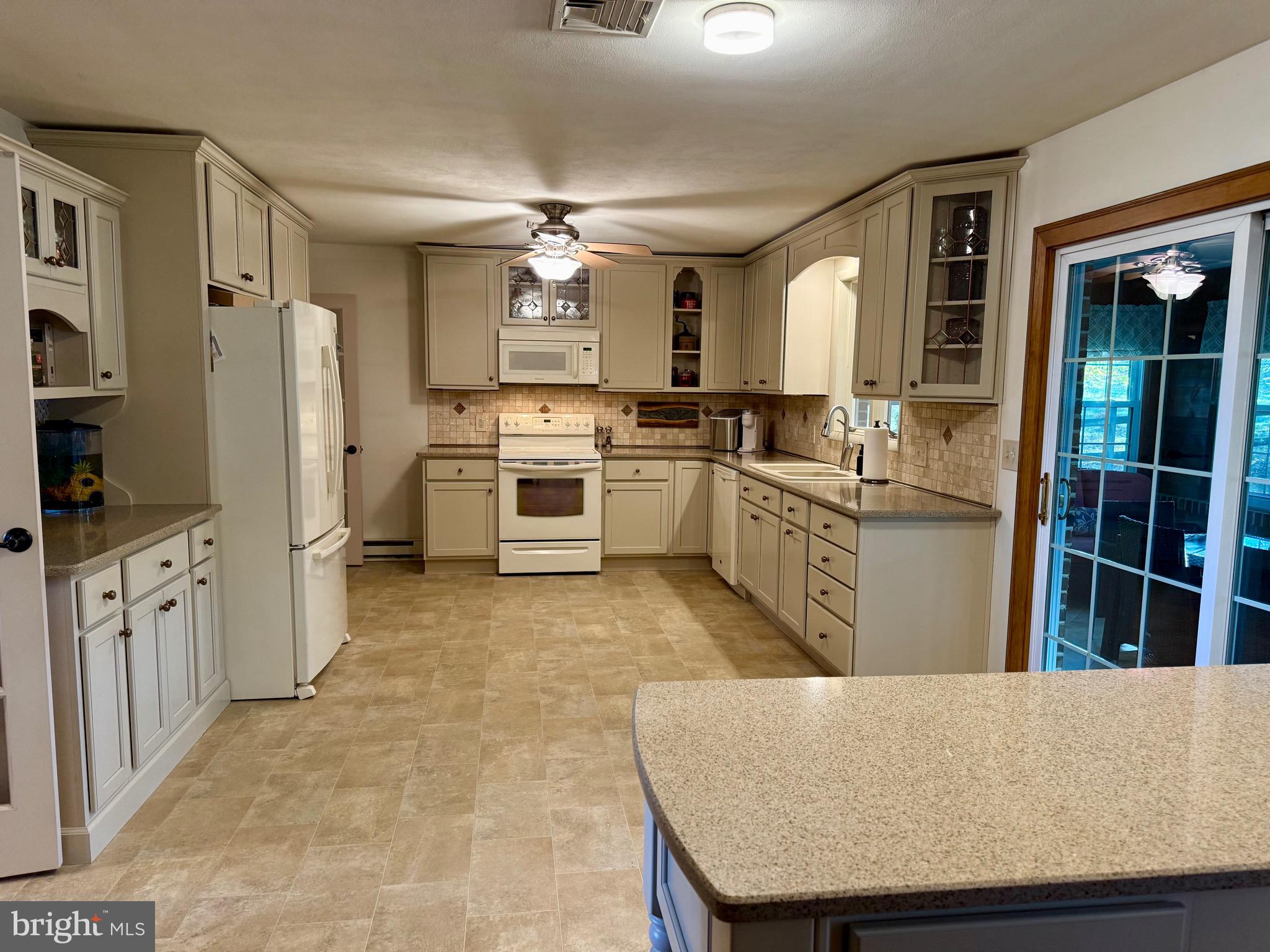 KENDOR SUMMIT - Residential