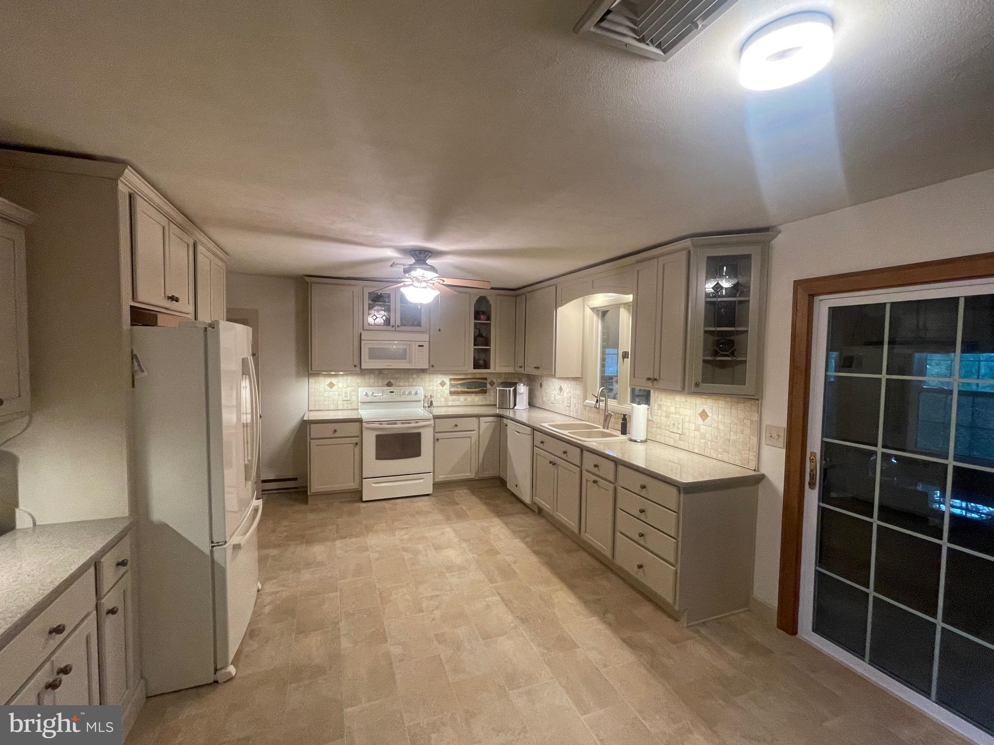 KENDOR SUMMIT - Residential