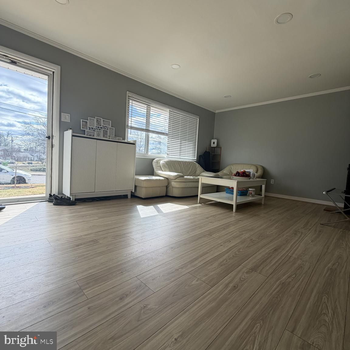 6118 HIBBLING AVENUE