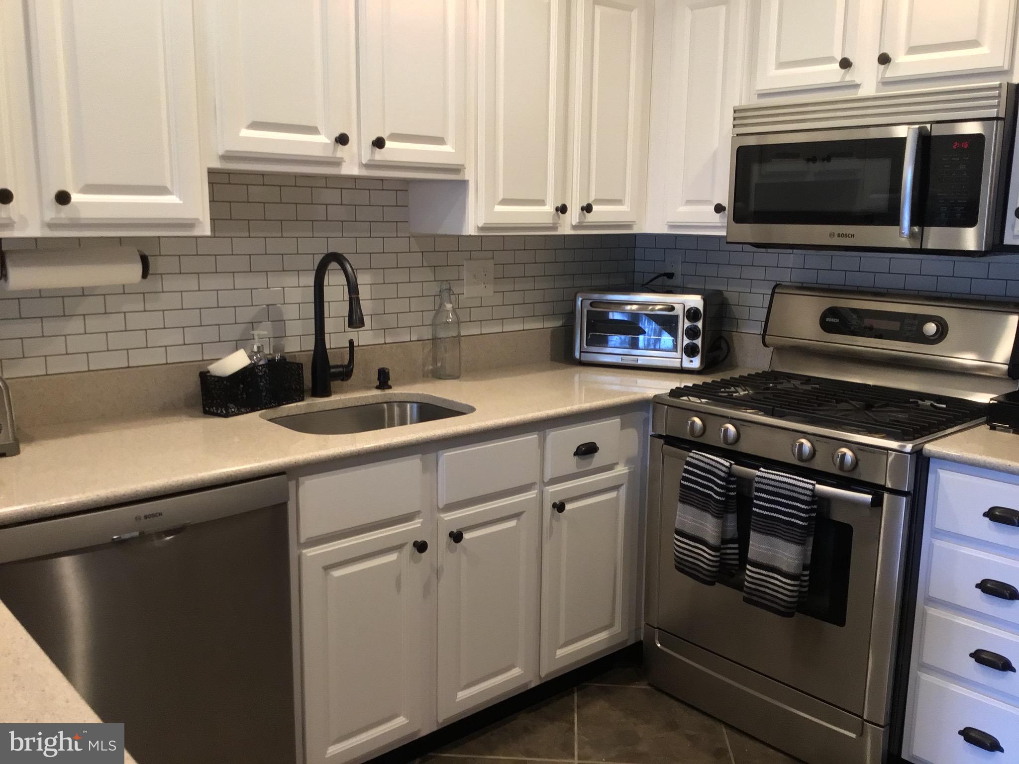 NORTHRIDGE - Residential