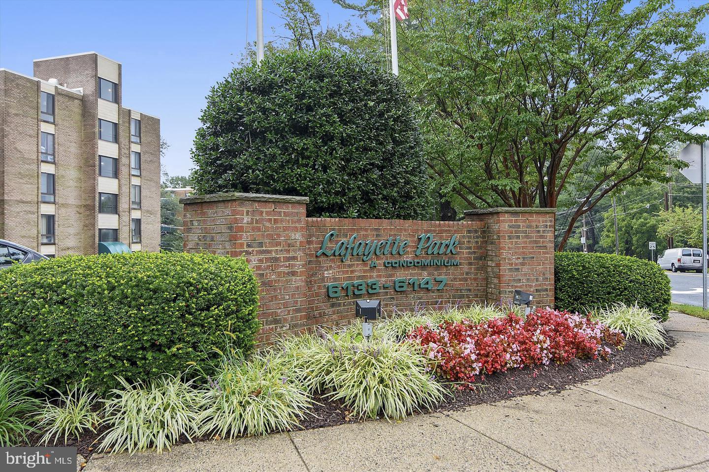 LAFAYETTE PARK - Residential Lease