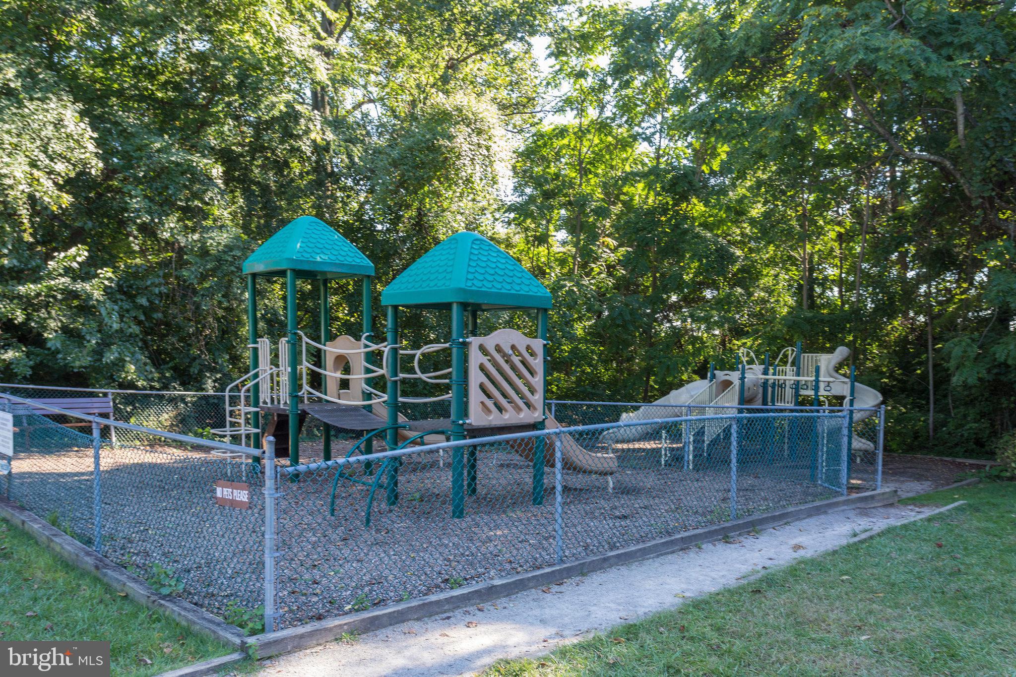 LAFAYETTE PARK - Residential Lease