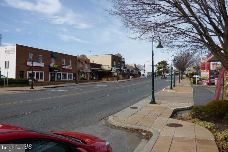 DAMASCUS OUTSIDE - Residential Lease