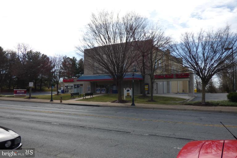 DAMASCUS OUTSIDE - Residential Lease