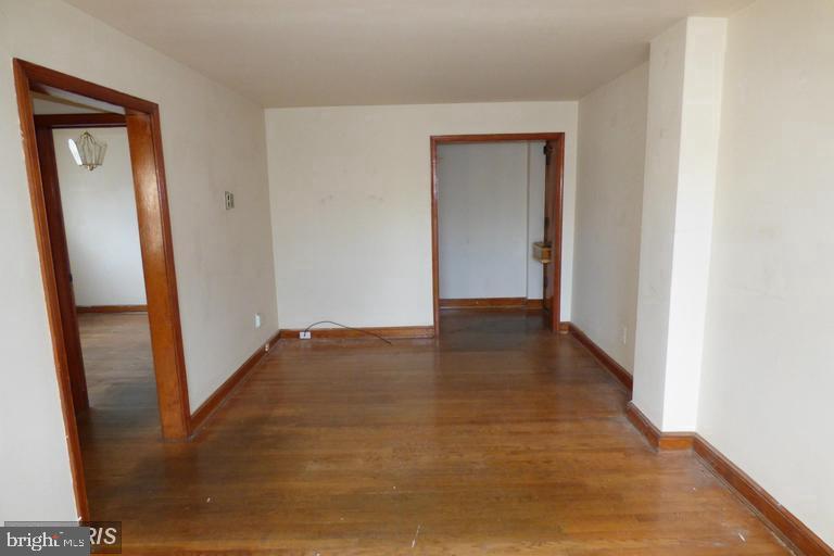 DAMASCUS OUTSIDE - Residential Lease