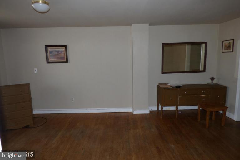 DAMASCUS OUTSIDE - Residential Lease