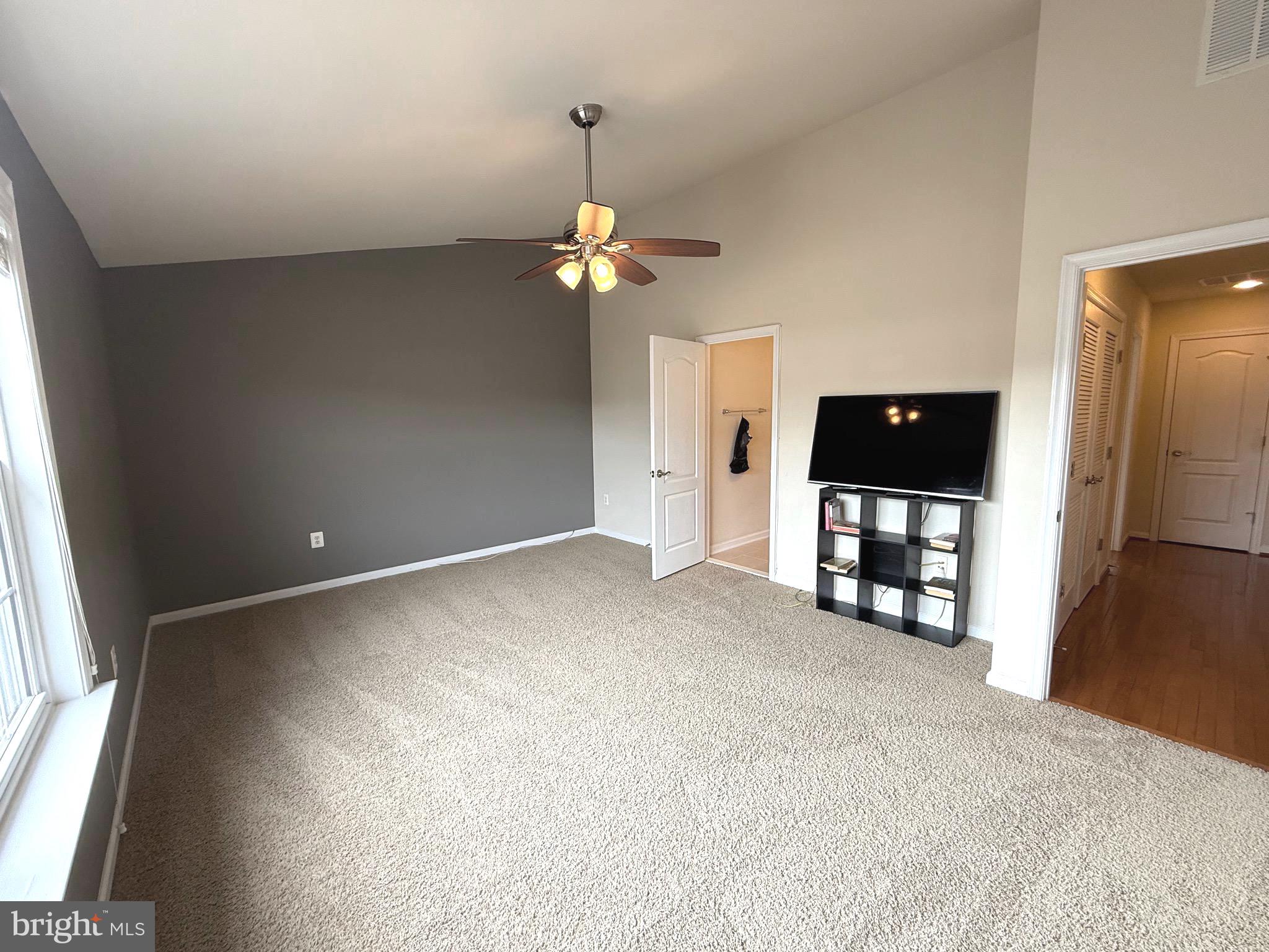 LANSDOWNE TOWN CENTER - Residential