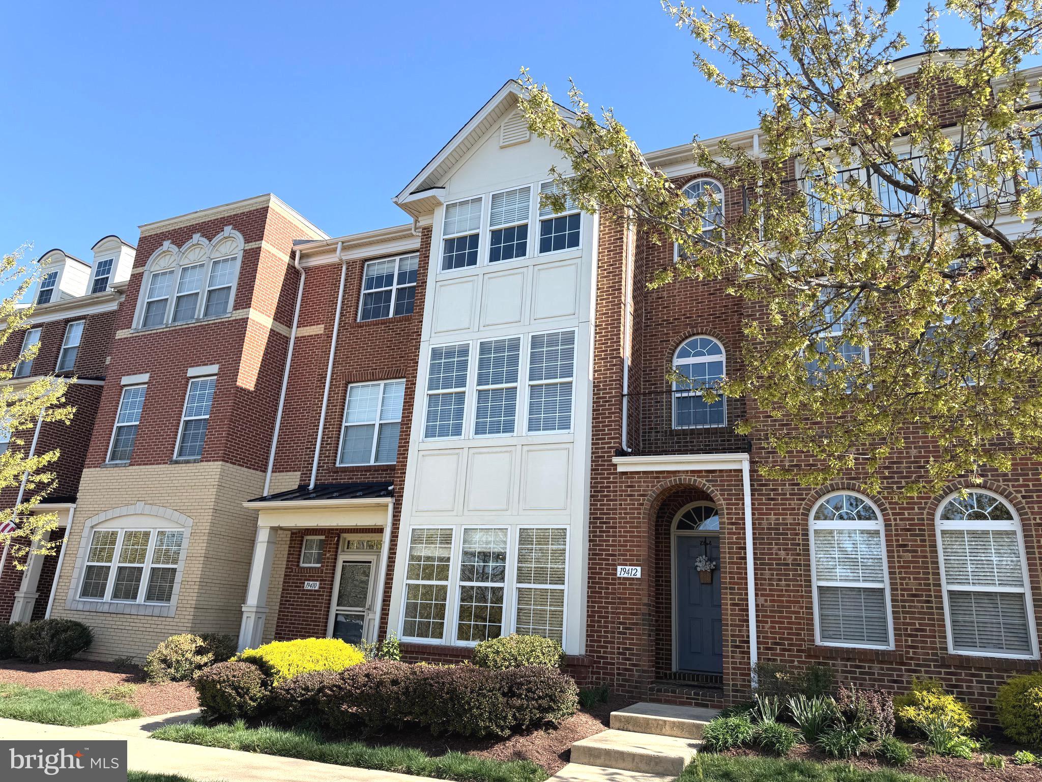 LANSDOWNE TOWN CENTER - Residential