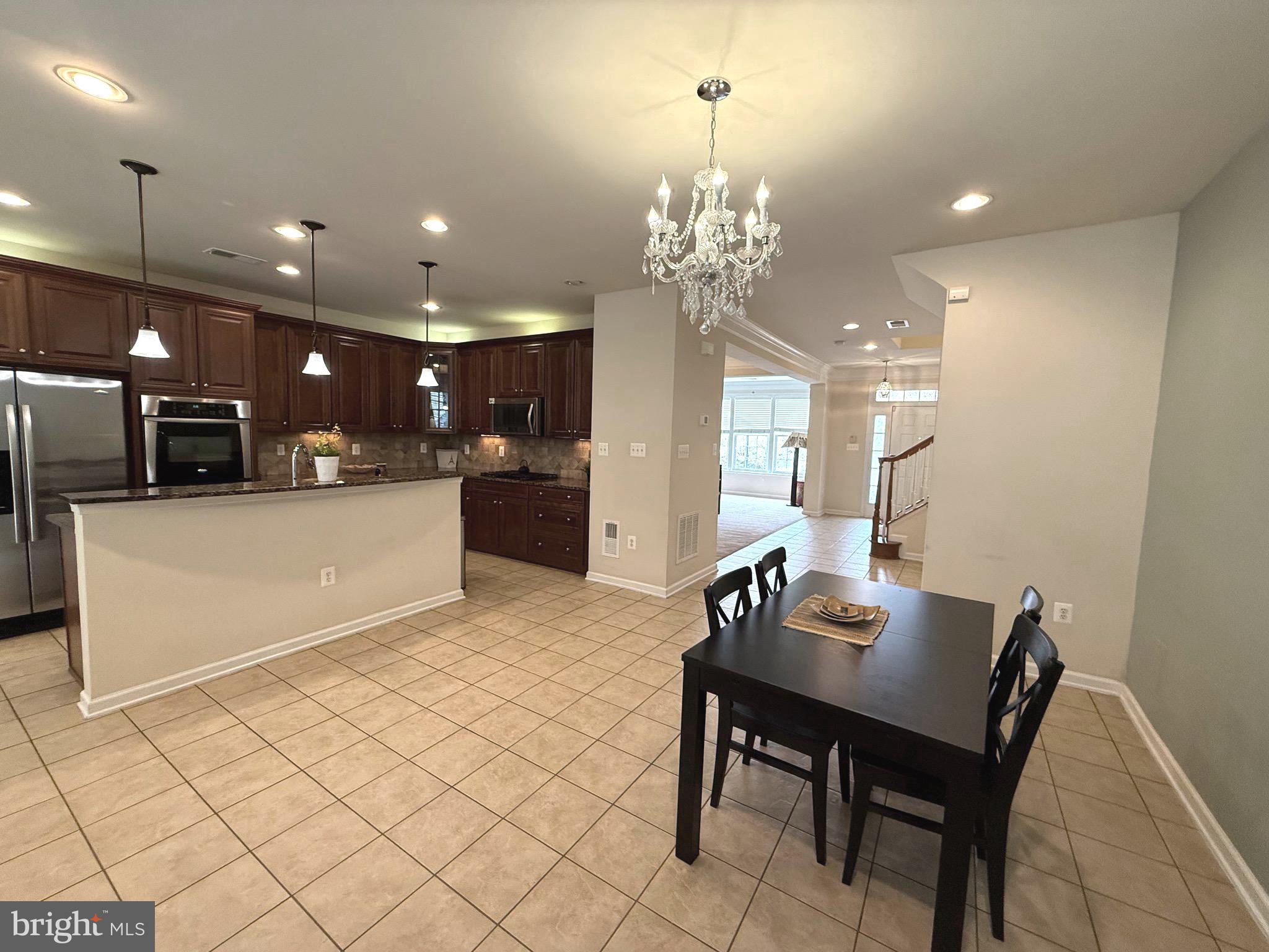 LANSDOWNE TOWN CENTER - Residential