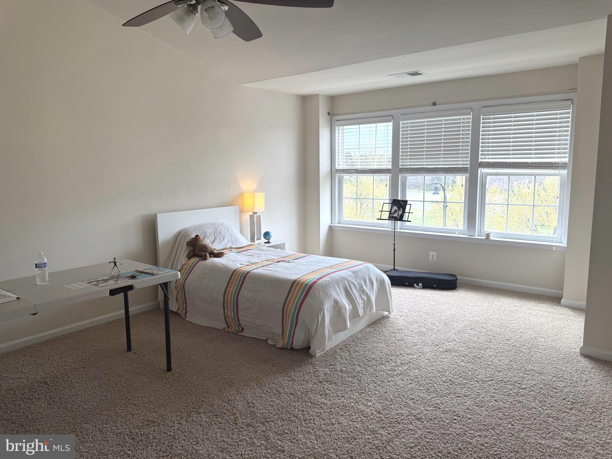 LANSDOWNE TOWN CENTER - Residential