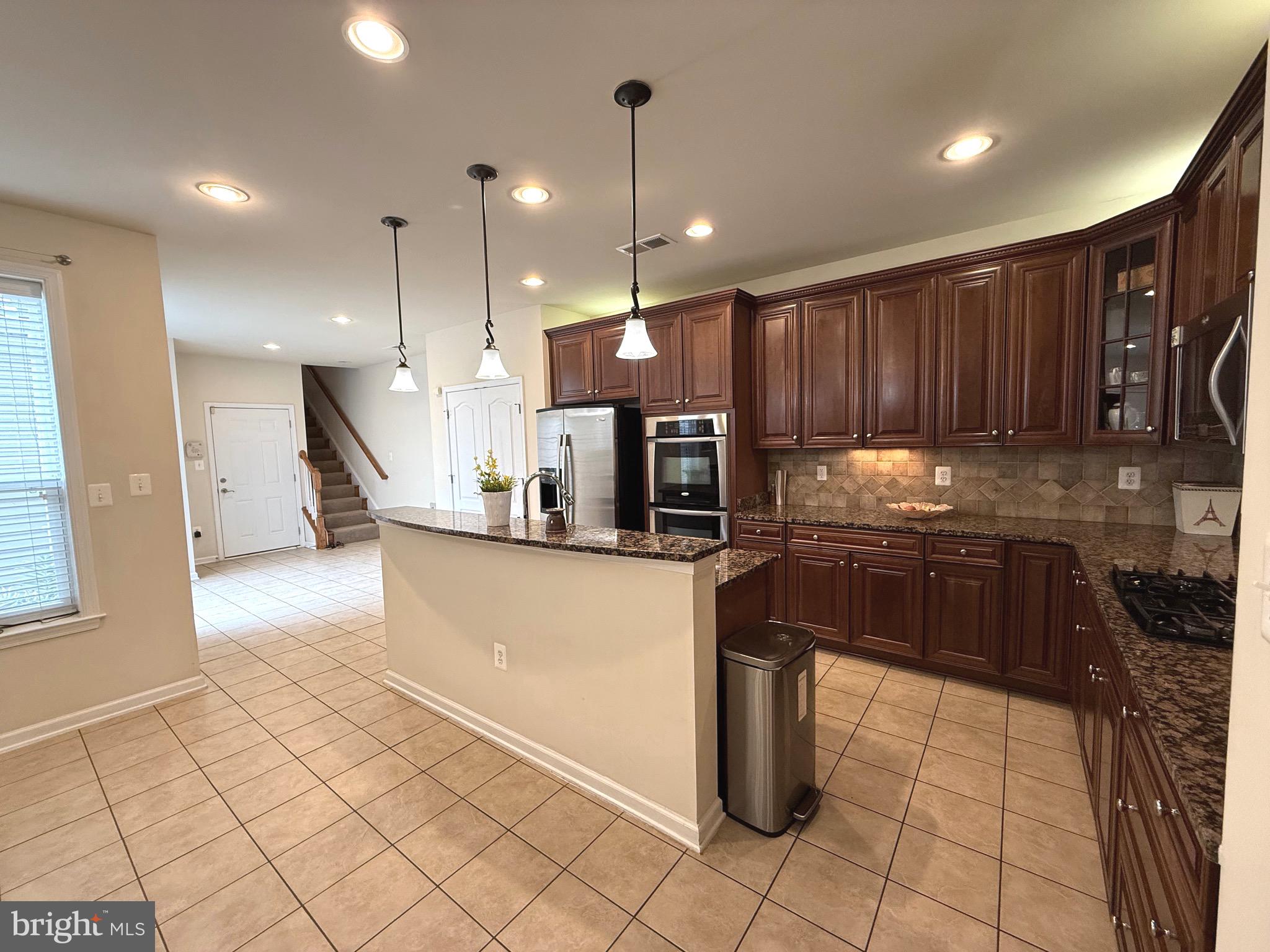 LANSDOWNE TOWN CENTER - Residential