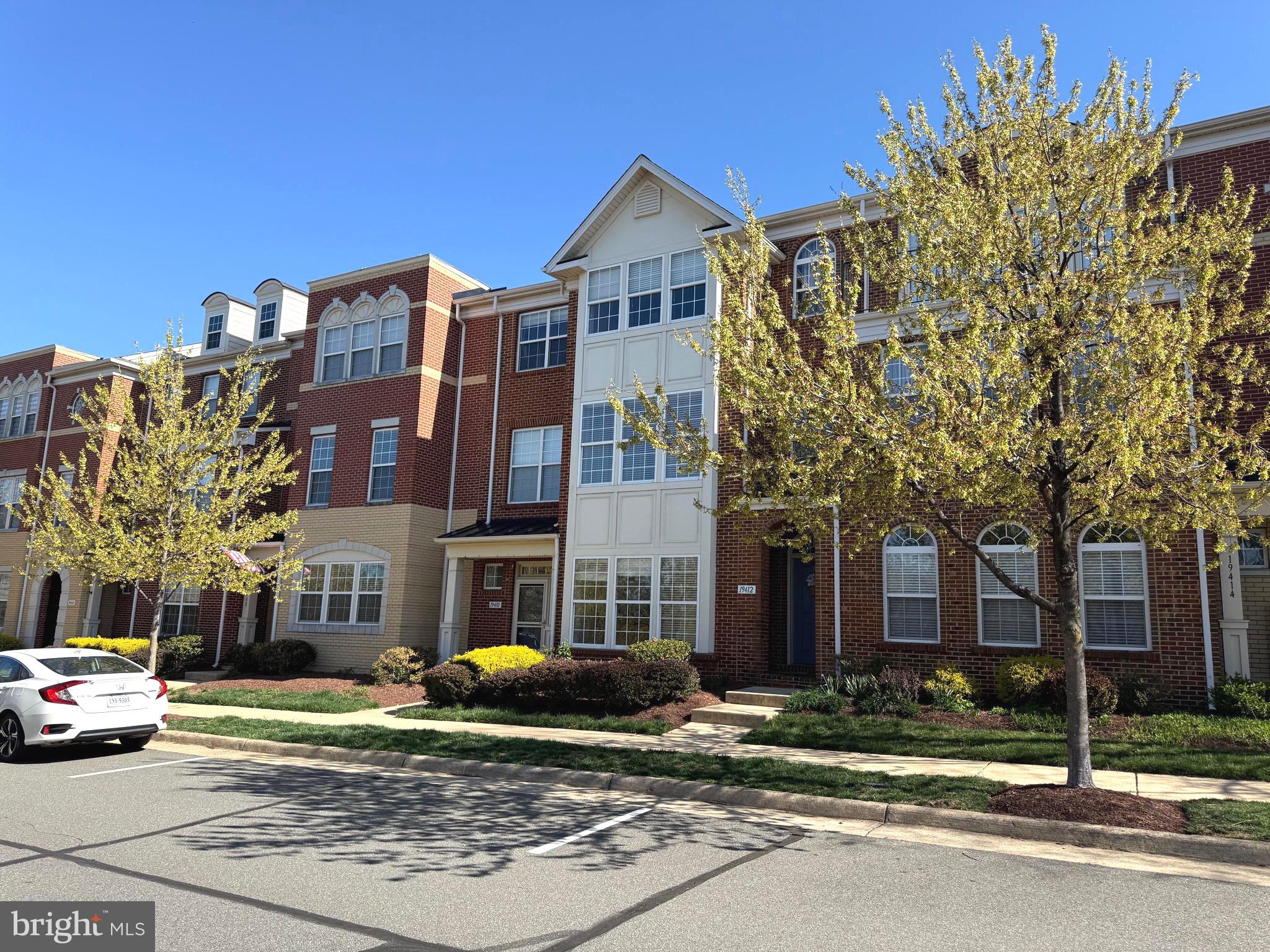 LANSDOWNE TOWN CENTER - Residential