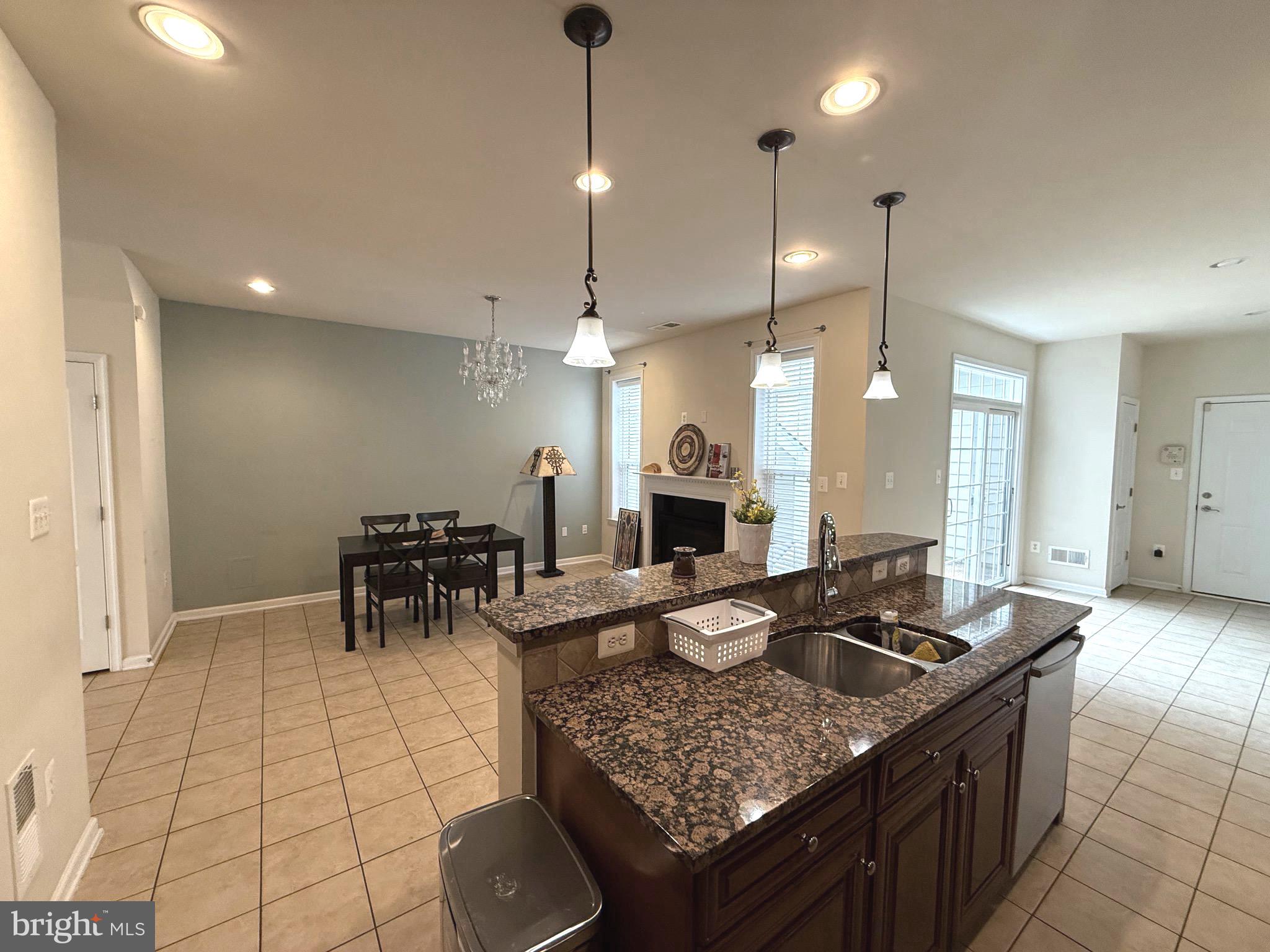 LANSDOWNE TOWN CENTER - Residential