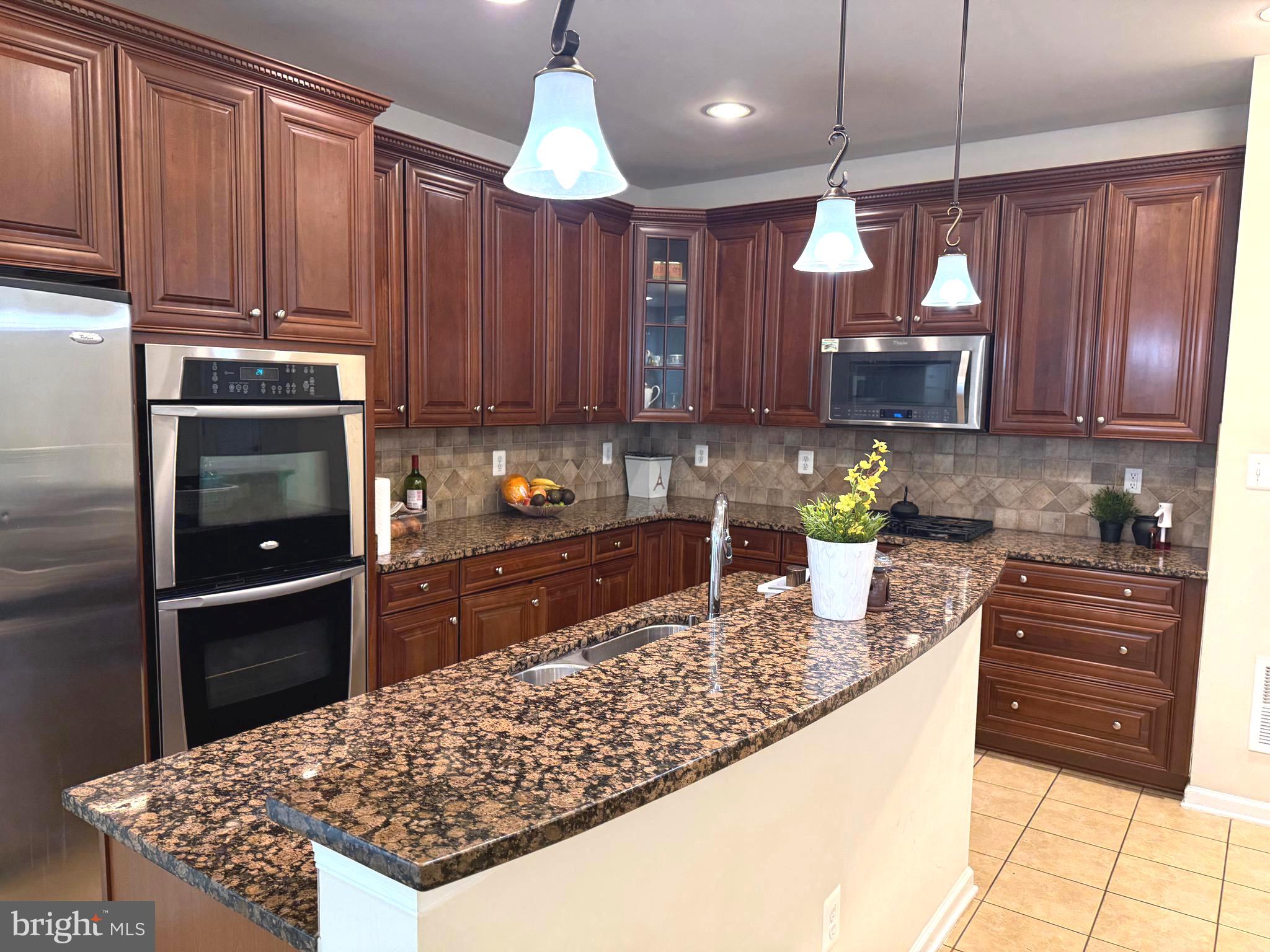 LANSDOWNE TOWN CENTER - Residential